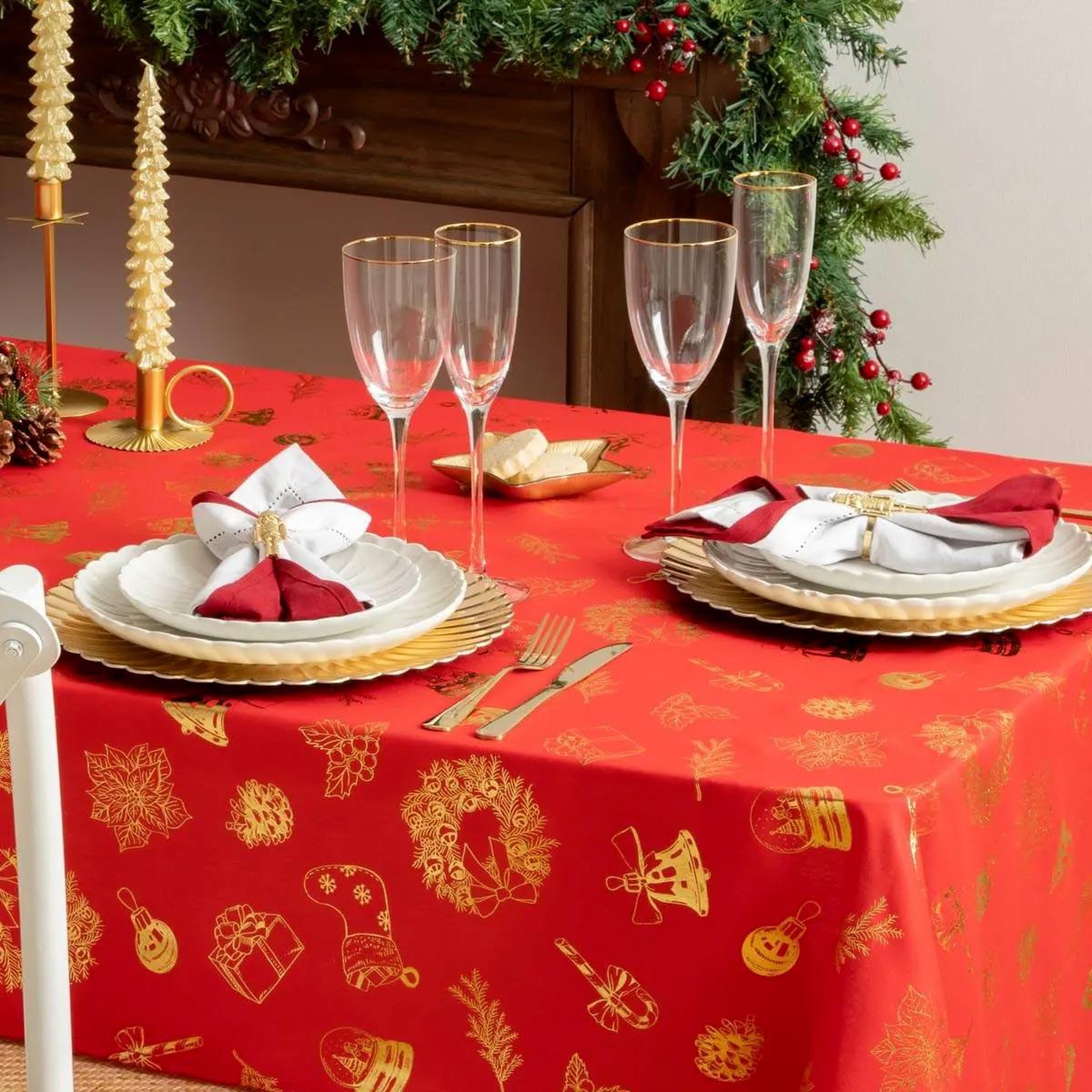 Voir la diapositive 2 : FEERIC LIGHT & CHRISTMAS Nappe imprimée  soir de noël  140x360cm rouge