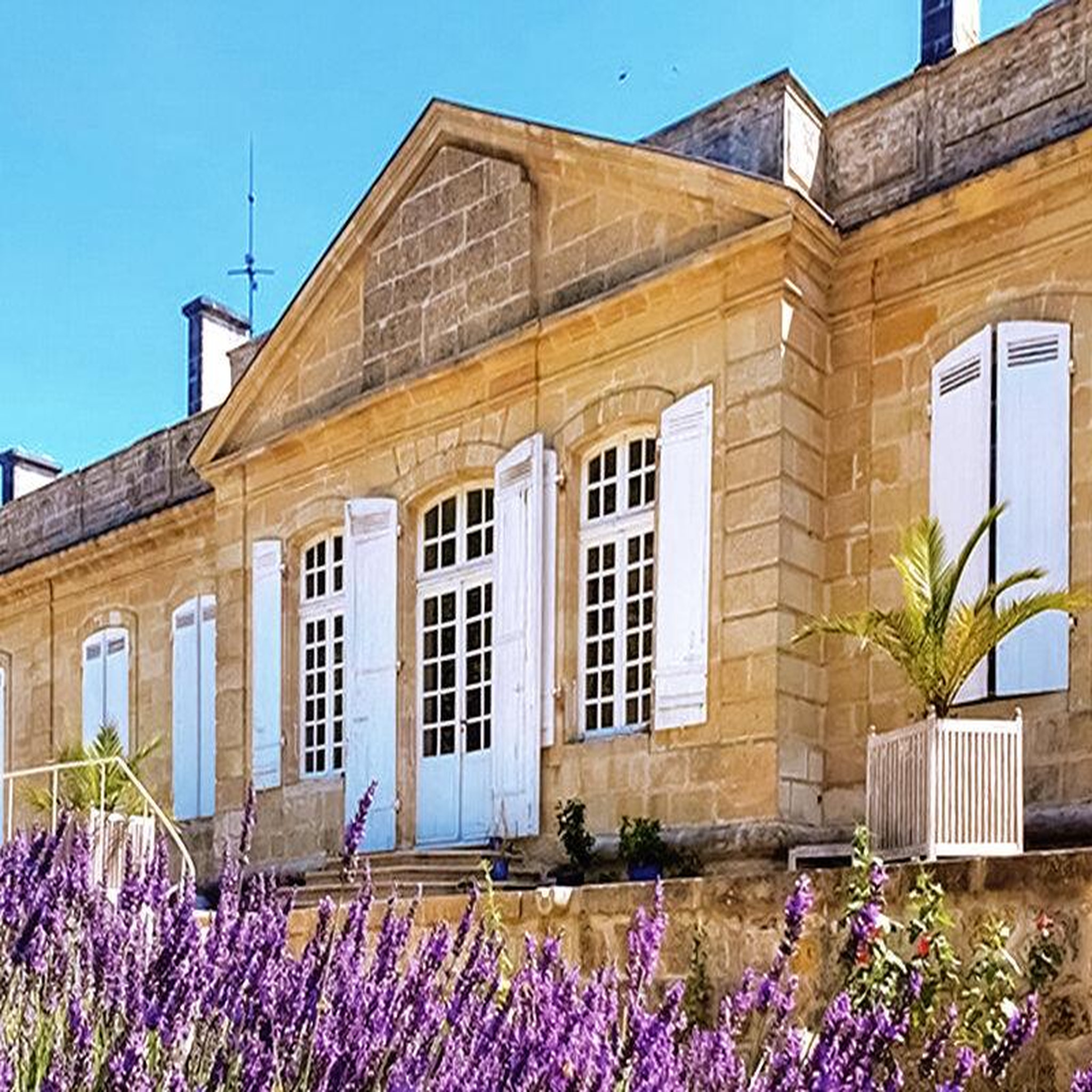 Voir la diapositive 4 : Smartbox Coffret 2 bouteilles de bordeaux rouge du château sainte barbe - coffret cadeau gastronomie