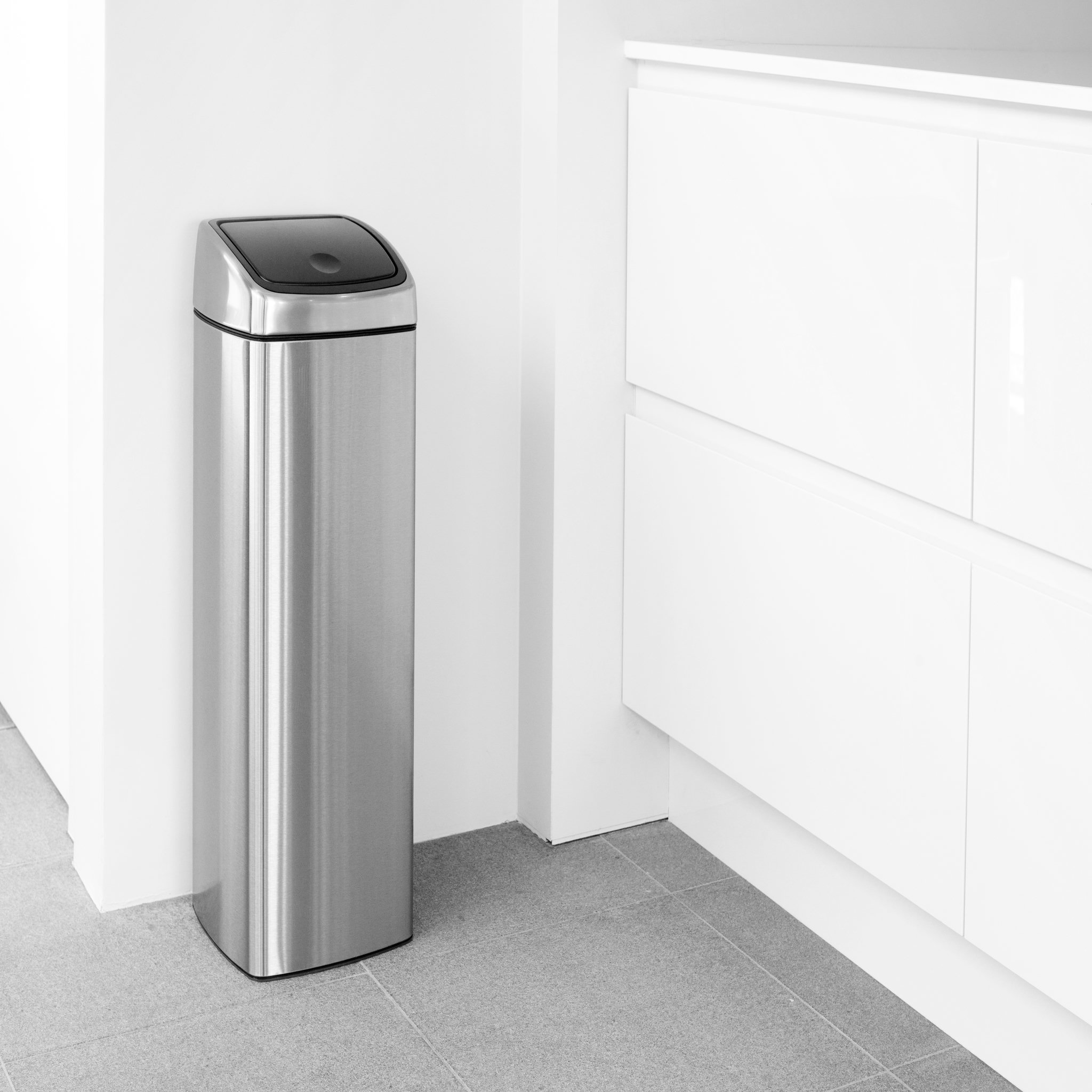 Voir la diapositive 3 : BRABANTIA Poubelle Touch Bin 25 Litres rectangulaire Matt Steel