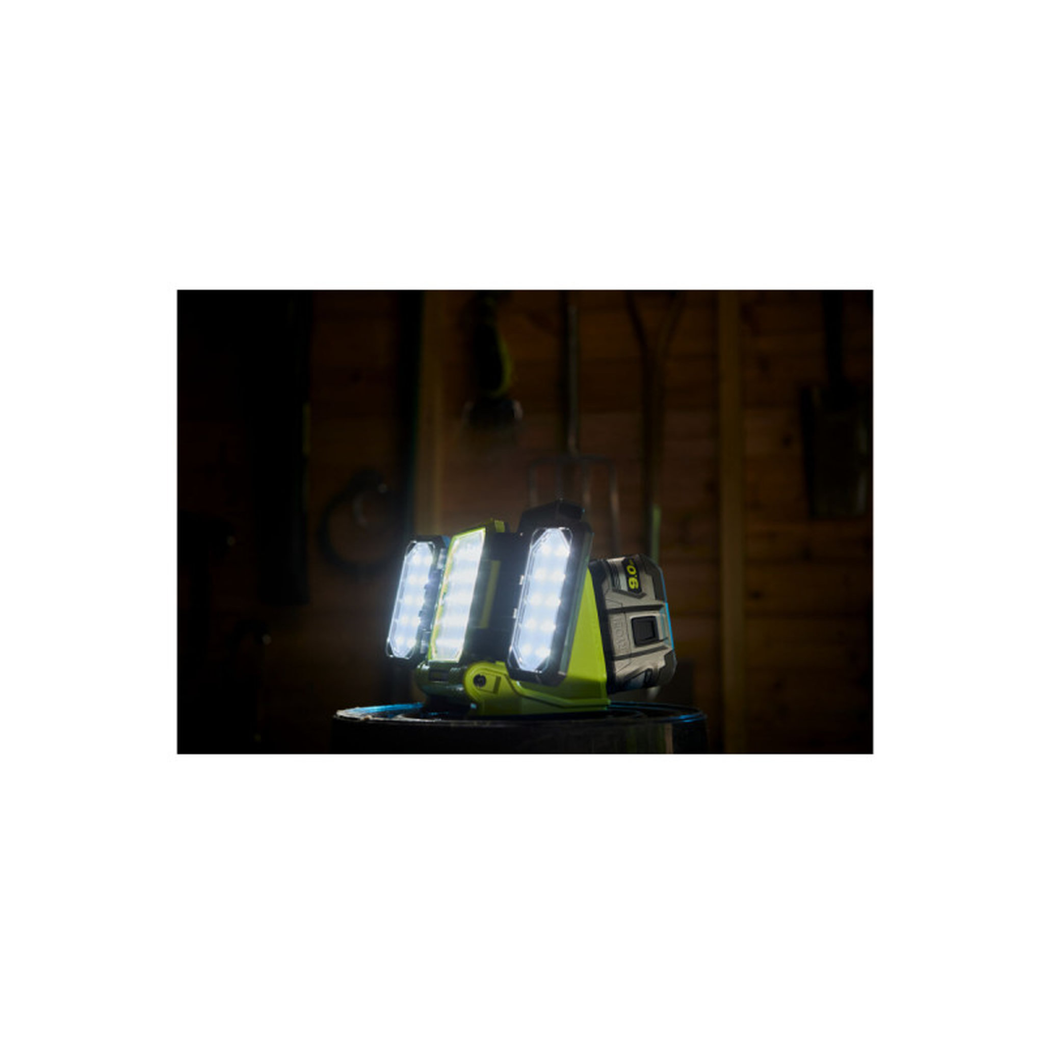 Voir la diapositive 2 : Ryobi Triple panneau lumineux LED RYOBI 18V One+ - 3000 Lumens - sans batterie ni chargeur - RLP18-0
