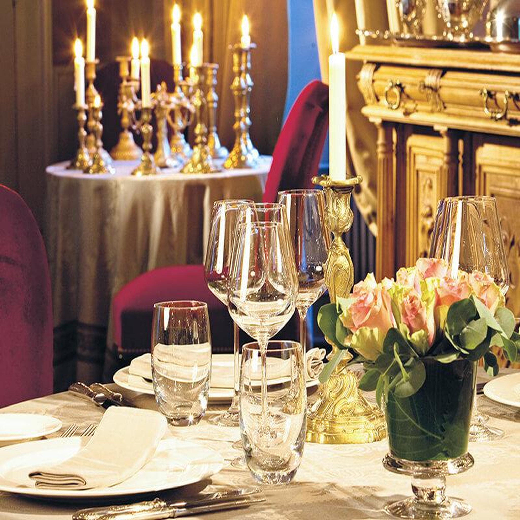 Voir la diapositive 3 : Smartbox Séjour d'une nuit avec dîner dans un château - coffret cadeau séjour