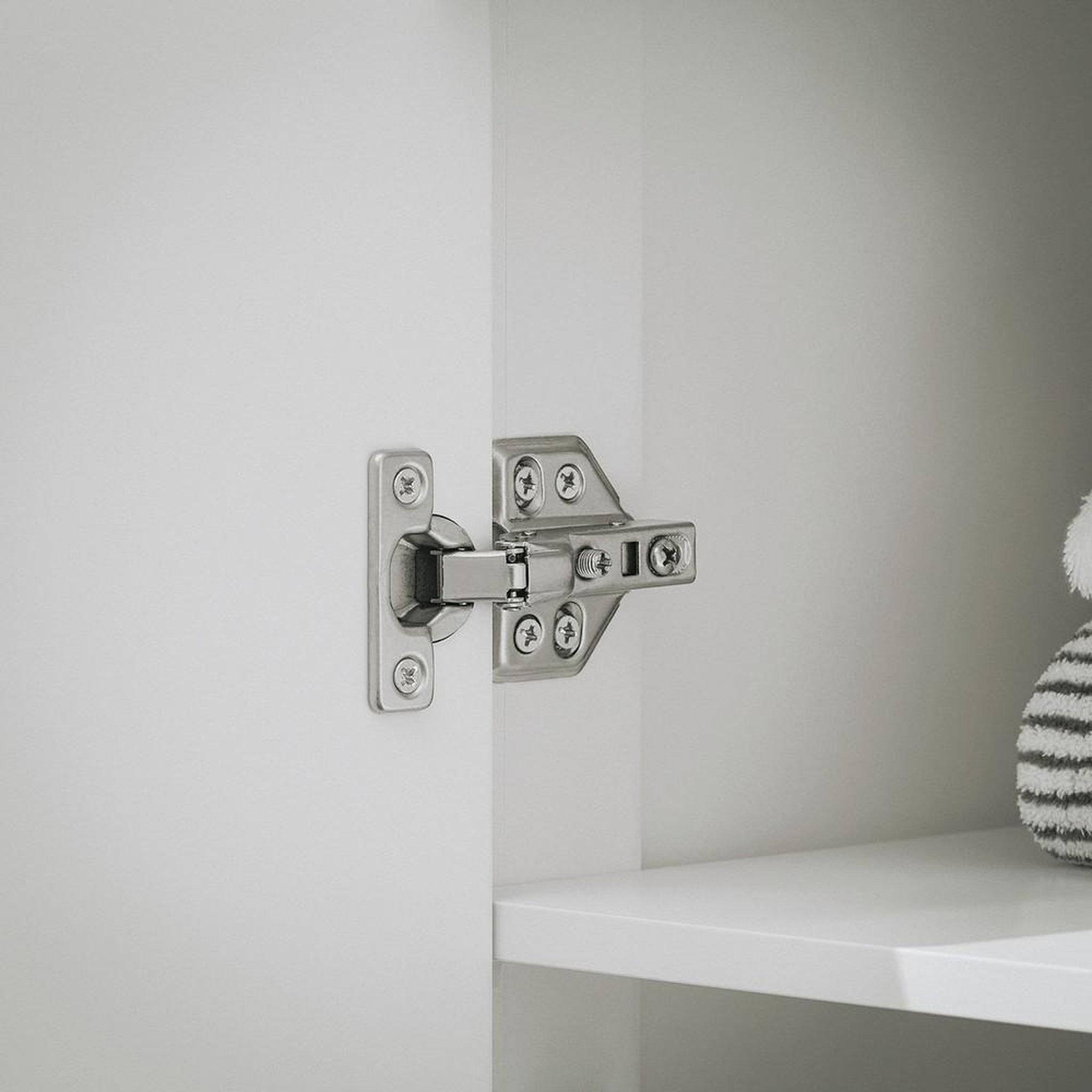 Voir la diapositive 5 : SOBUY SoBuy - Meuble bas de salle de bain à deux portes - Blanc - 70x35x90cm - Minimaliste - BZR121-W