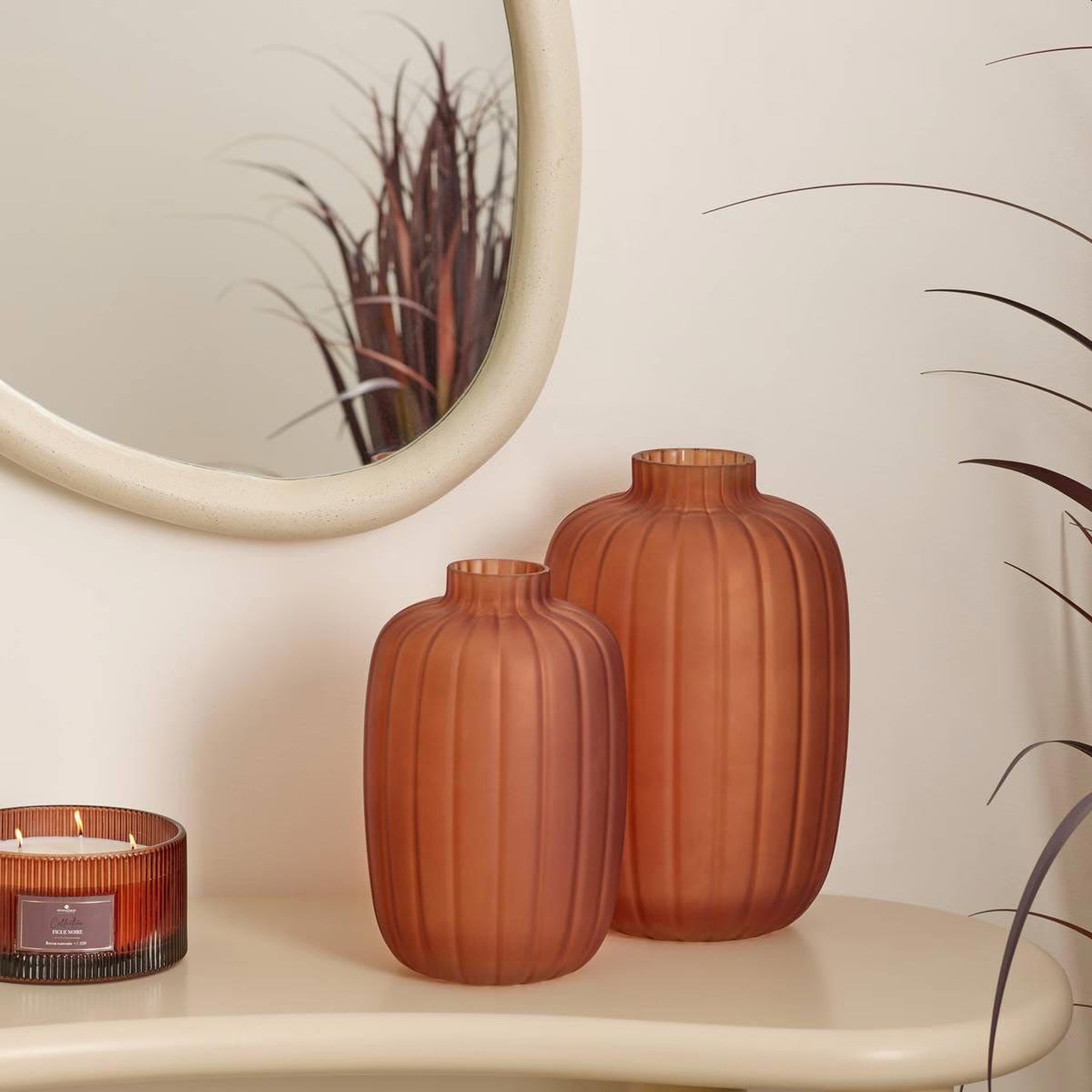 Voir la diapositive 3 : ATMOSPHERA Vase en verre fumé  tigy  30cm ambre