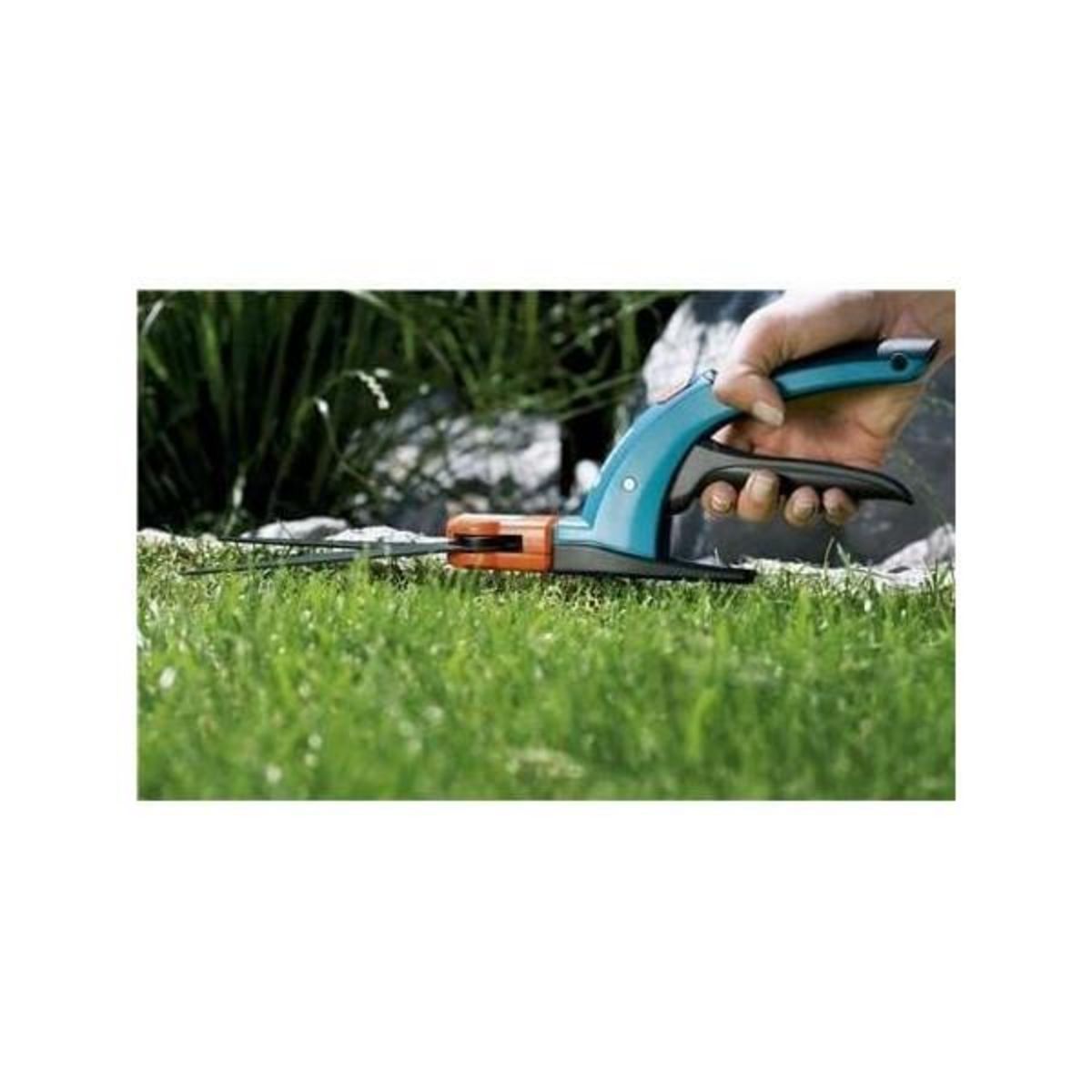 Gardena GARDENA Cisailles a gazon orientable Comfort – Lames ondulées 360° – Patin de guidage – Revetement antiadhérence