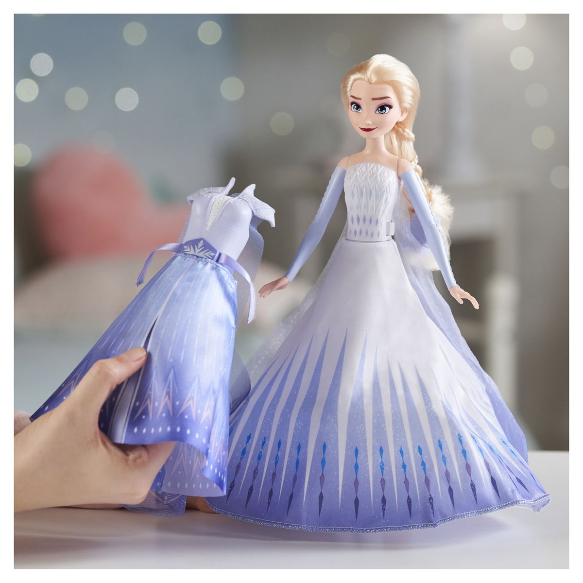 HASBRO Poupée Anna transformation finale Reine des neiges