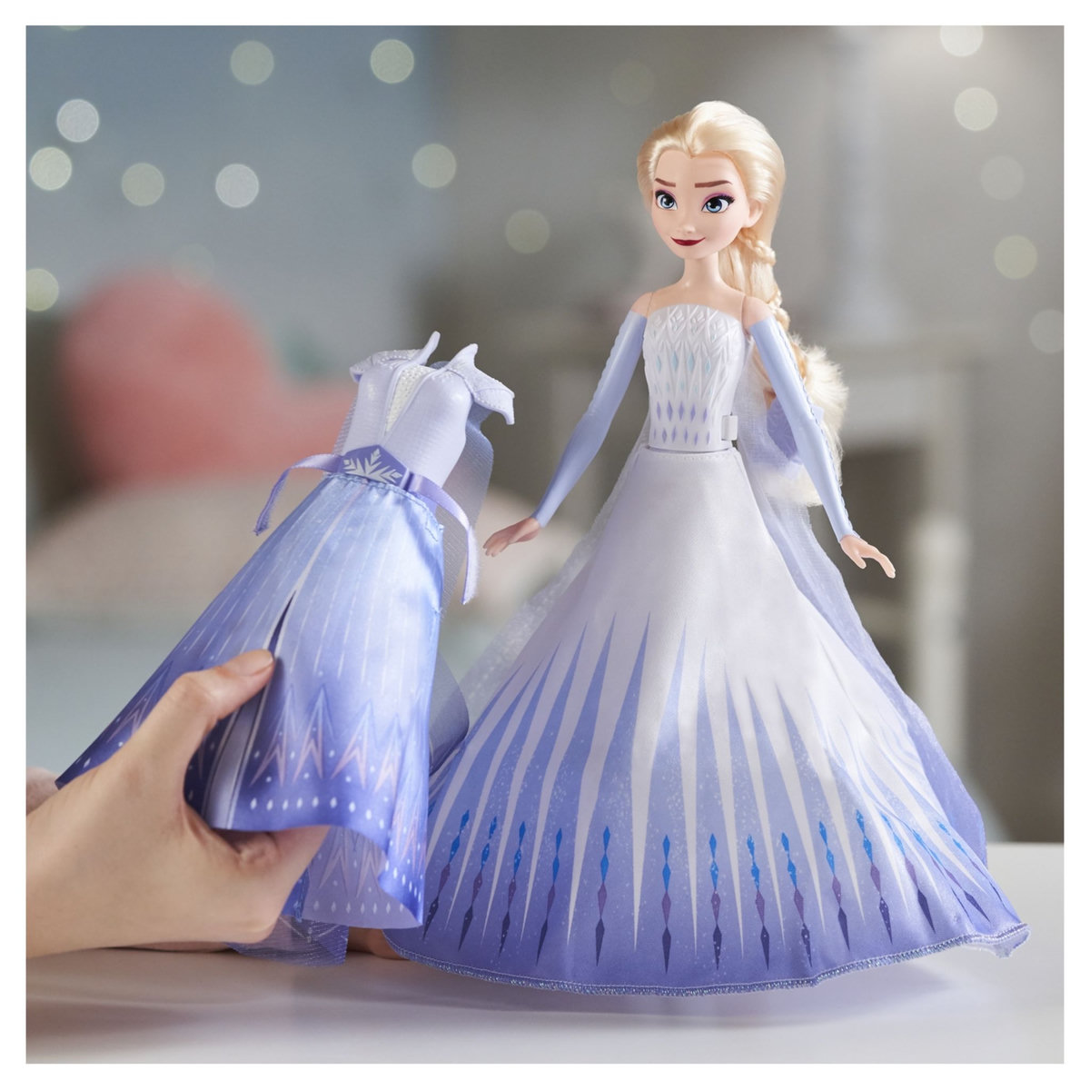 HASBRO Poupée Anna transformation finale Reine des neiges