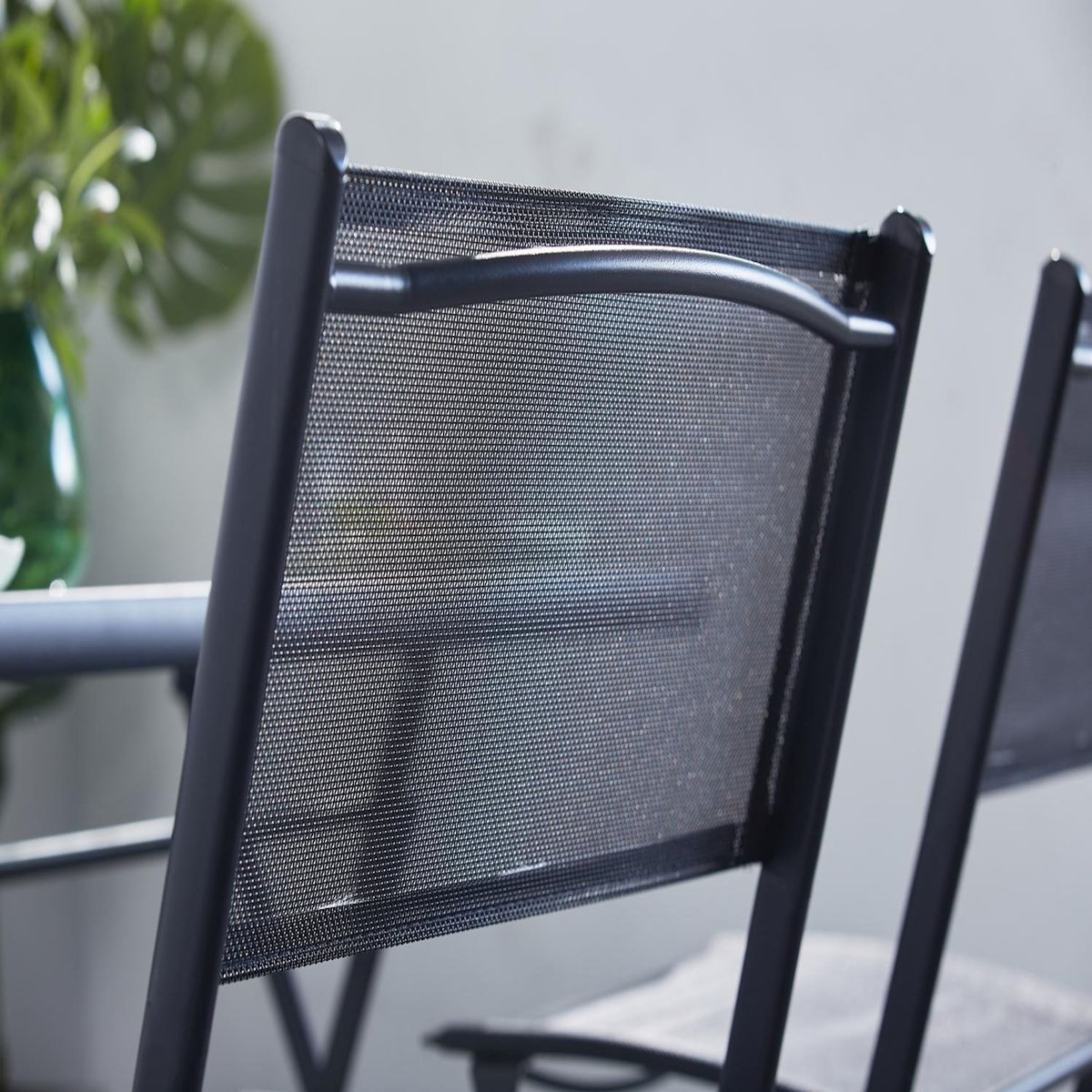 CONCEPT USINE Table de jardin et 4 chaises MAHON