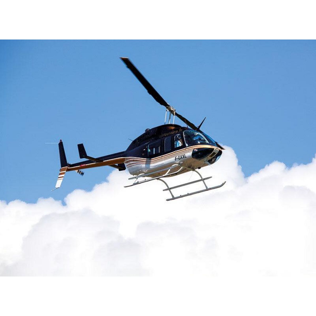 Smartbox Vol en hélicoptère de 25 minutes au-dessus des châteaux de la Loire - Coffret Cadeau Sport & Aventure