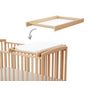 Voir la diapositive 4 : AT4 Grand plan à langer en bois amovible avec matelas ESSENTIEL