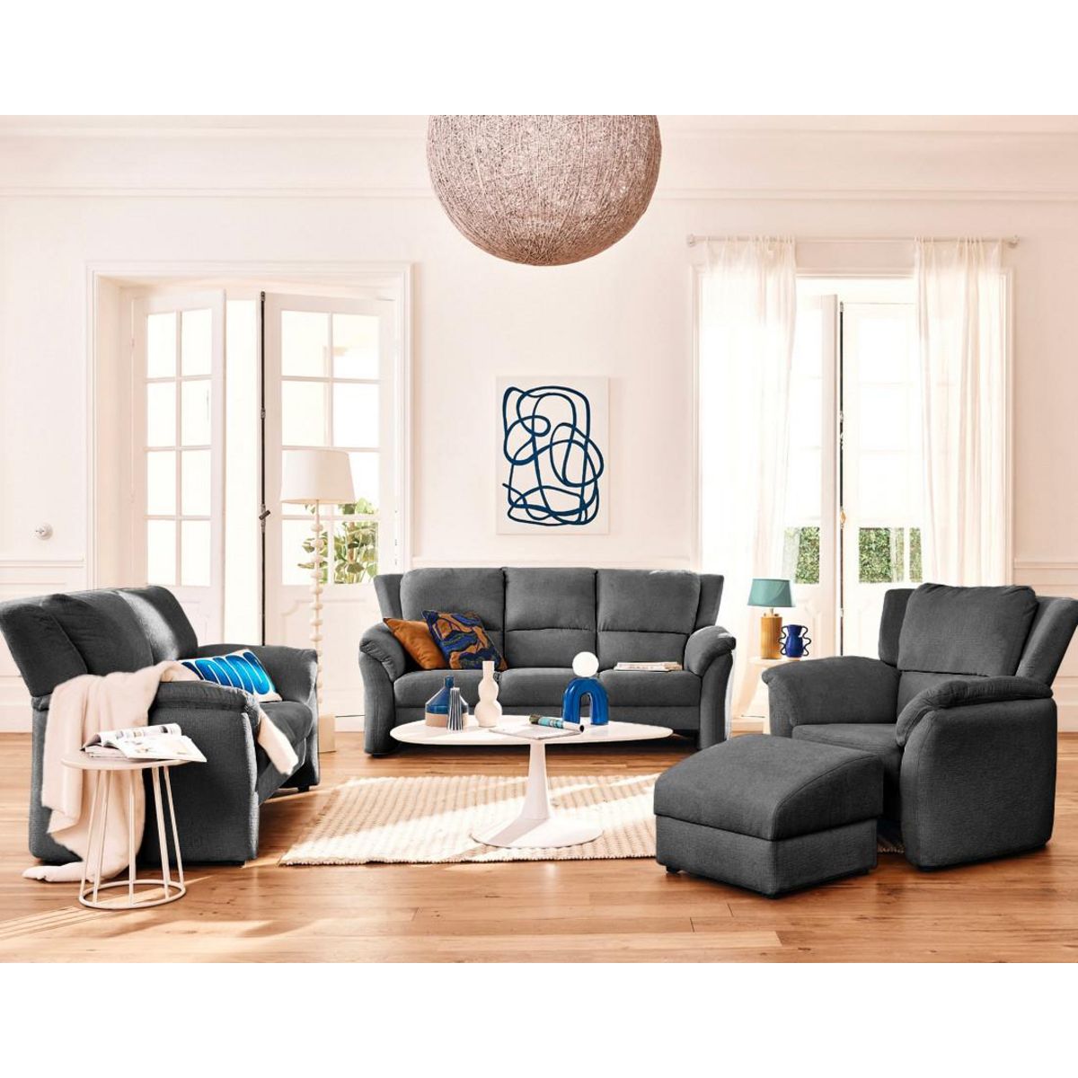 LISA DESIGN Bastille - pouf en tissu velours relief