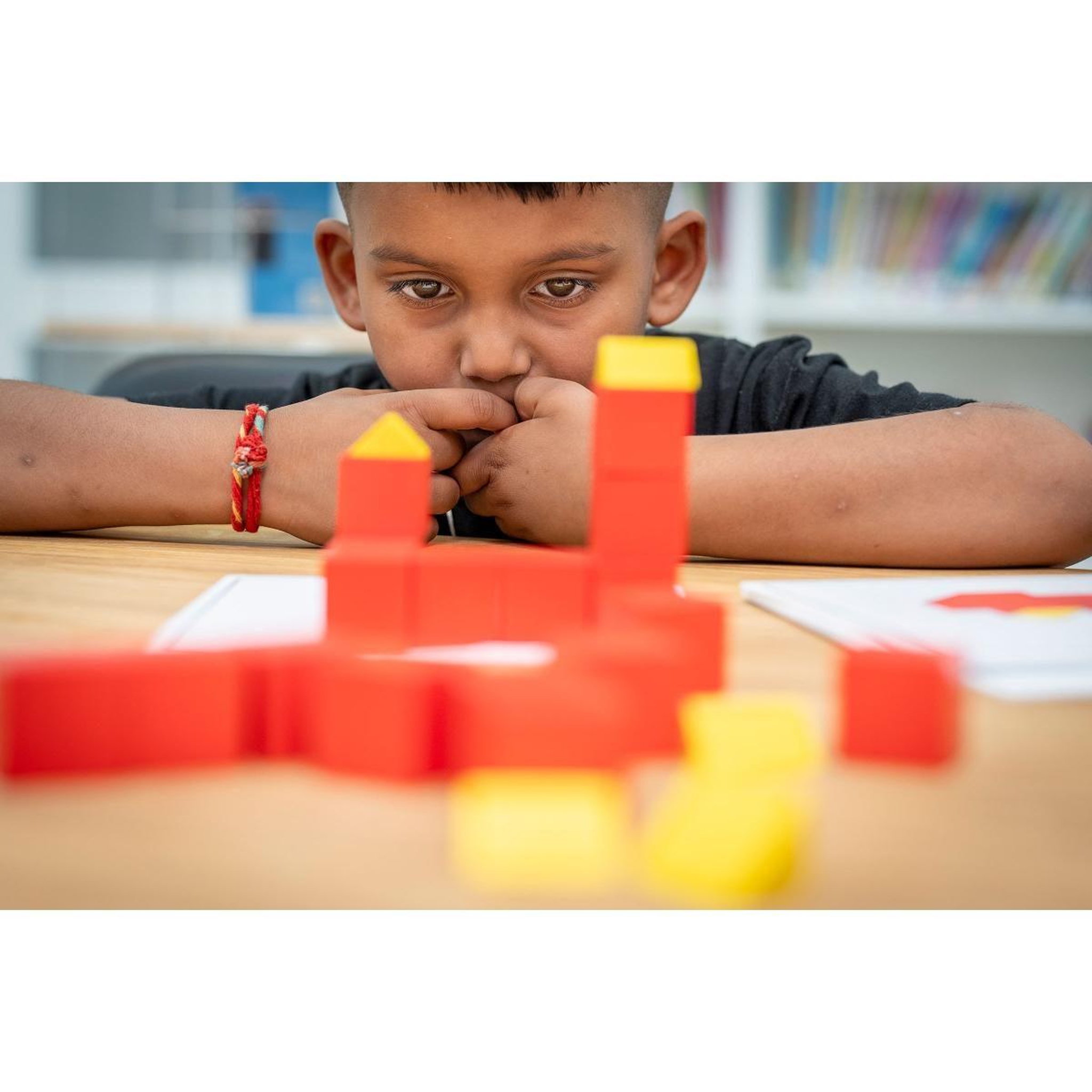 Voir la diapositive 5 : EDUCO Construire dans l'espace