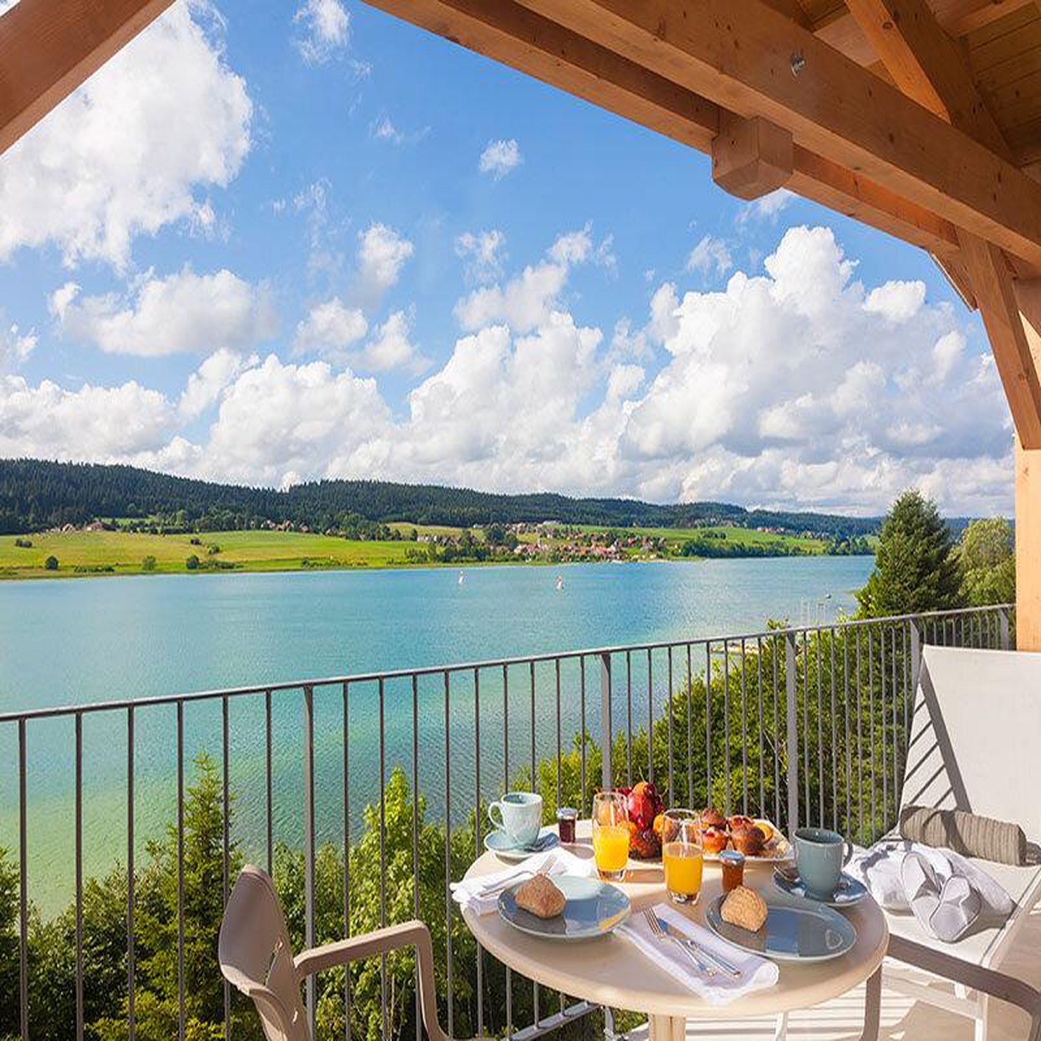Voir la diapositive 3 : Smartbox Séjour en suite familiale pour 4 personnes avec accès au spa à malbuisson - coffret cadeau séjour