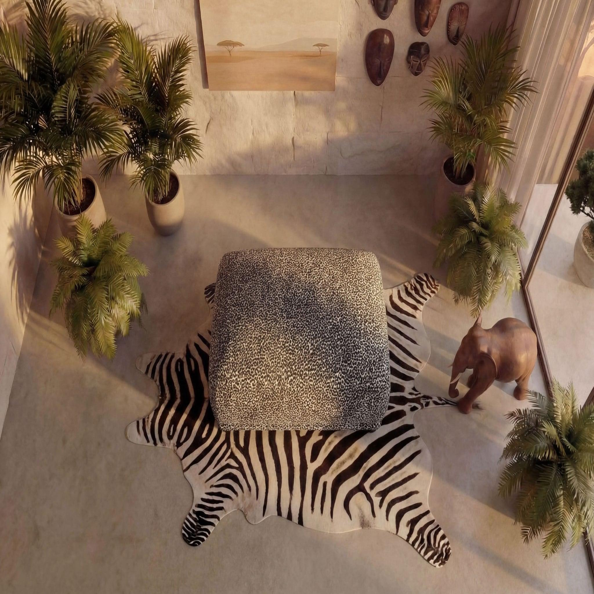 Voir la diapositive 5 : CASANOVA PARIS Rosalie - pouf en tissu imprimé animalier 102x83x46