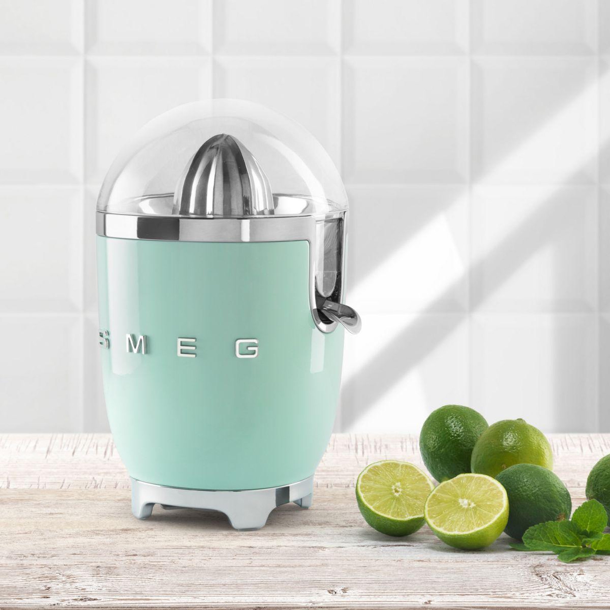 Voir la diapositive 5 : SMEG Presse-agrumes cjf11pgeu vert d'eau