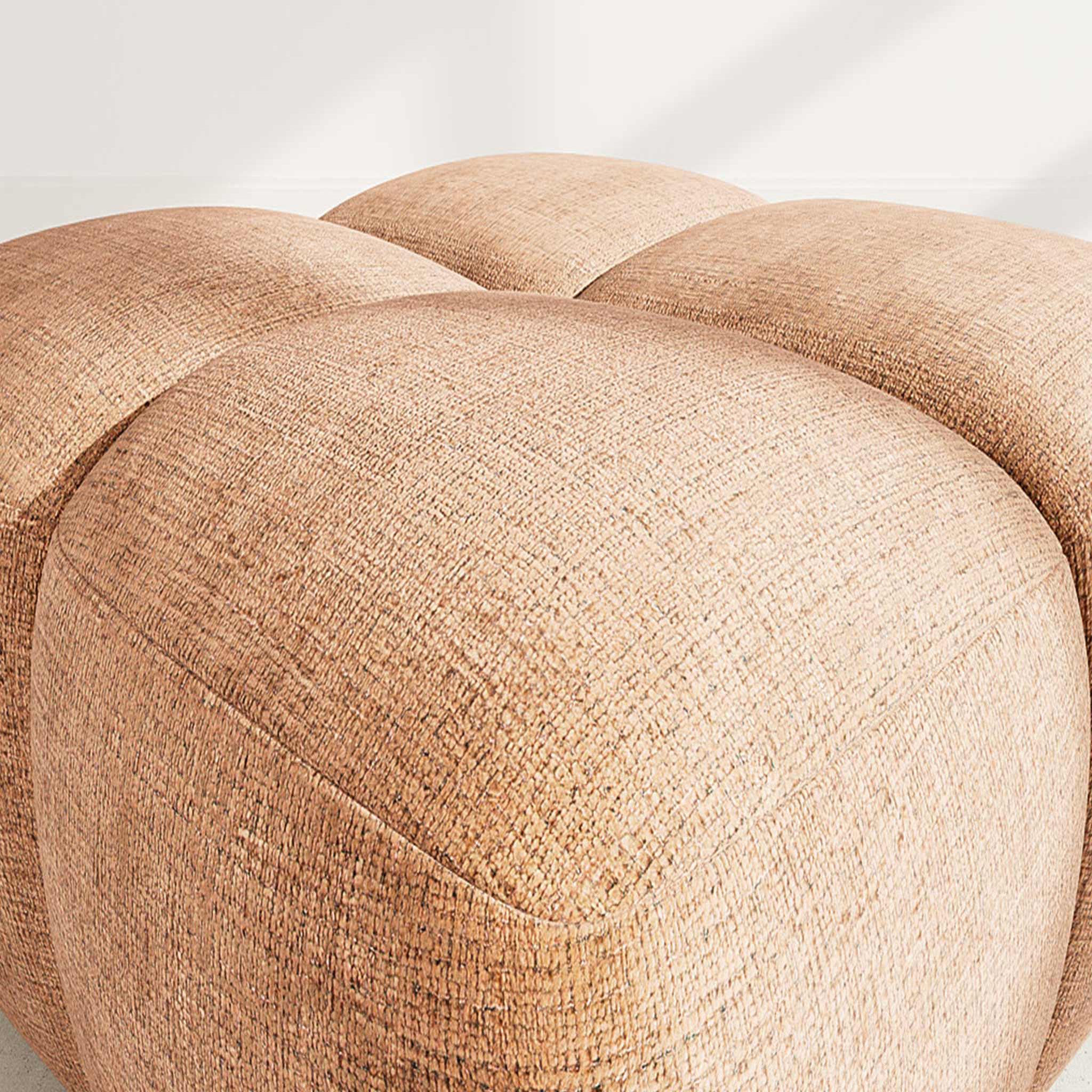 Voir la diapositive 4 : LISA DESIGN Grace - pouf en velours texturé