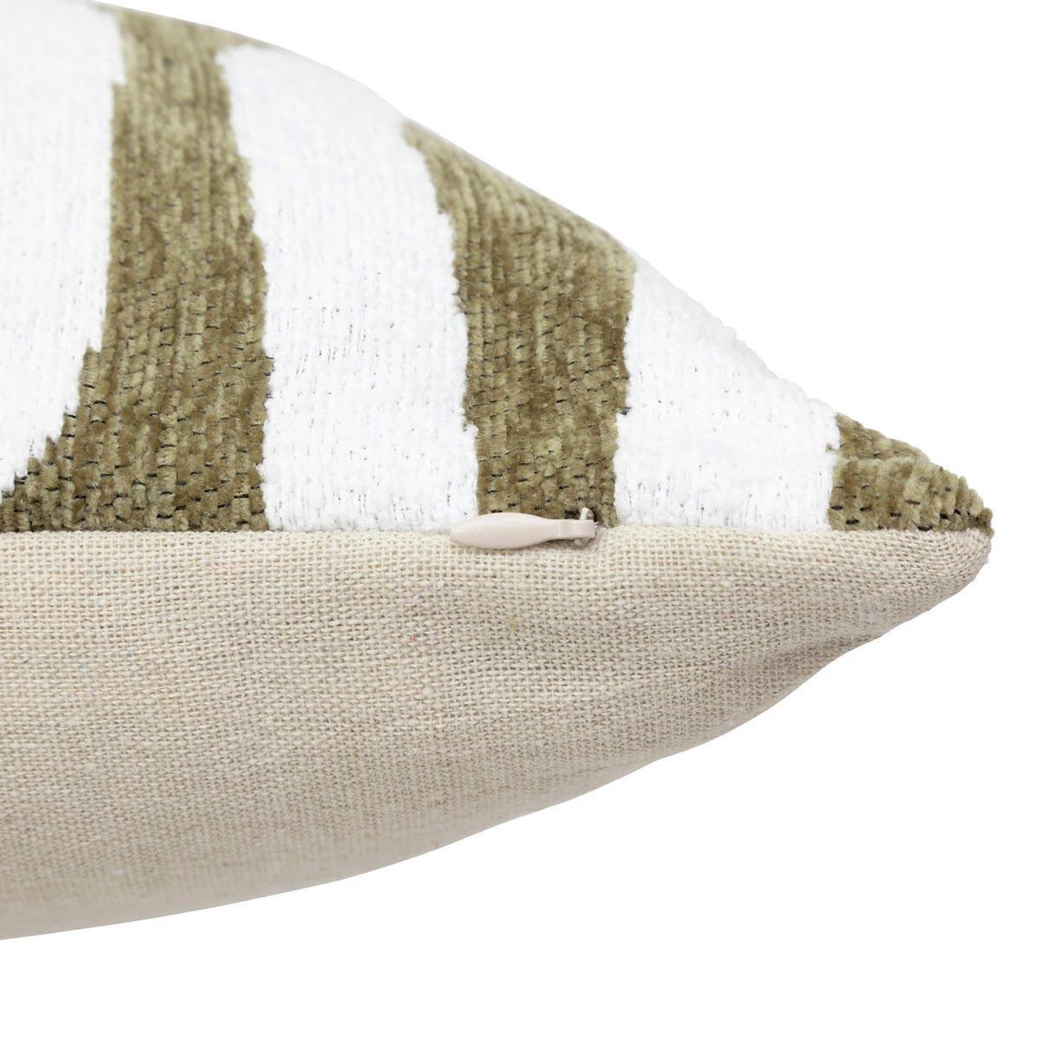 Voir la diapositive 3 : ATMOSPHERA Housse de coussin chenille  jeni  30x50cm kaki
