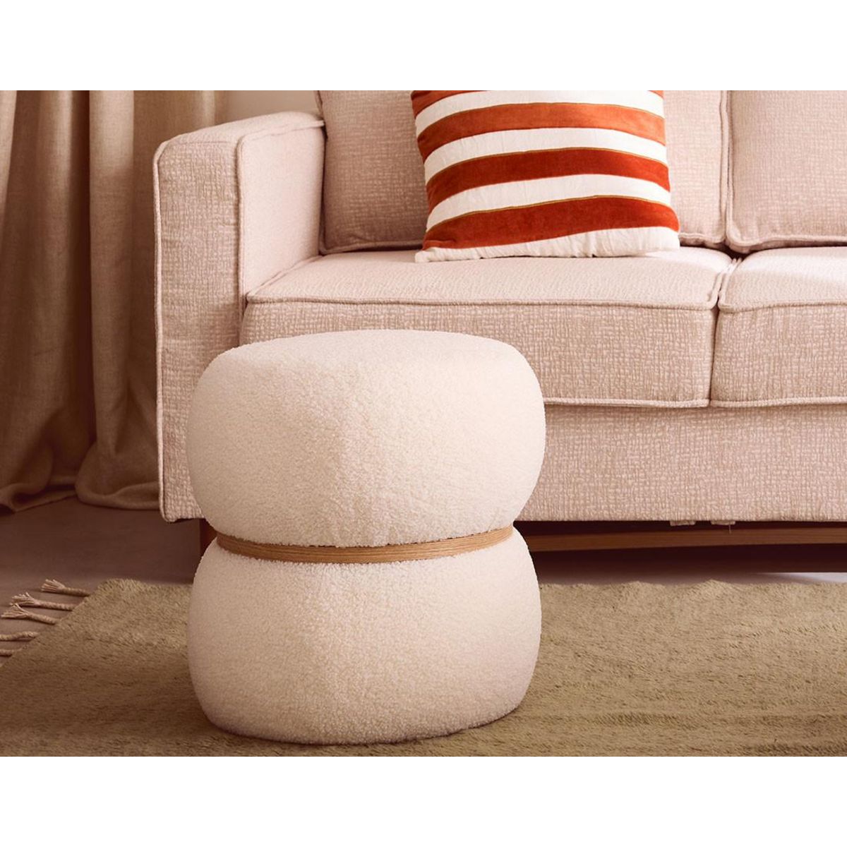 LISA DESIGN Sataya - pouf - en tissu bouclette