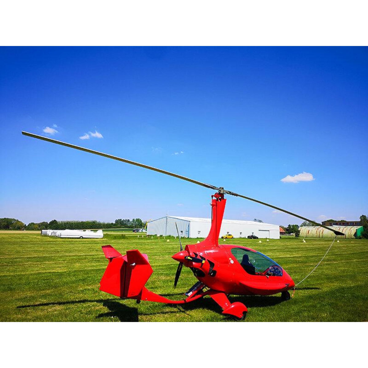 Smartbox Baptême de l'air en ULM Gyrocoptère : 30 min de vol au-dessus de Lille et ses environs - Coffret Cadeau Sport & Aventure