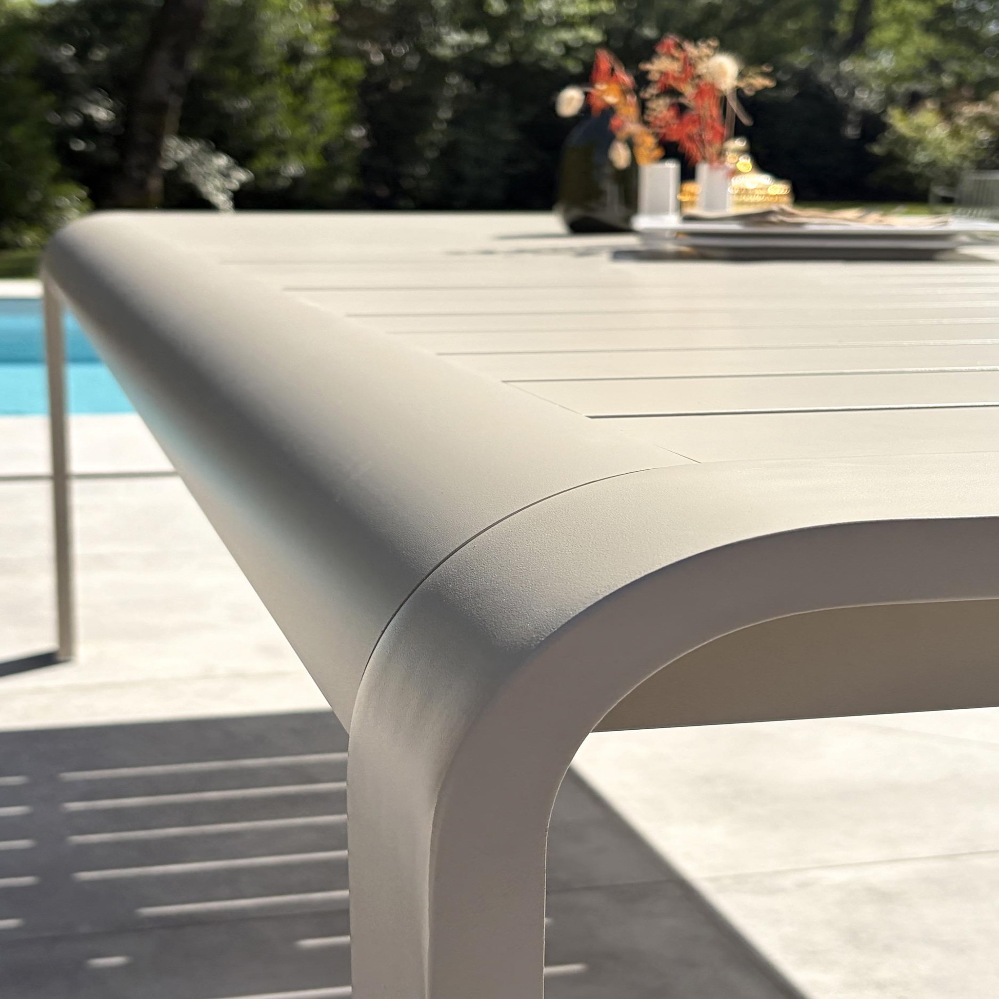 Voir la diapositive 4 : DCB GARDEN Table de jardin en aluminium