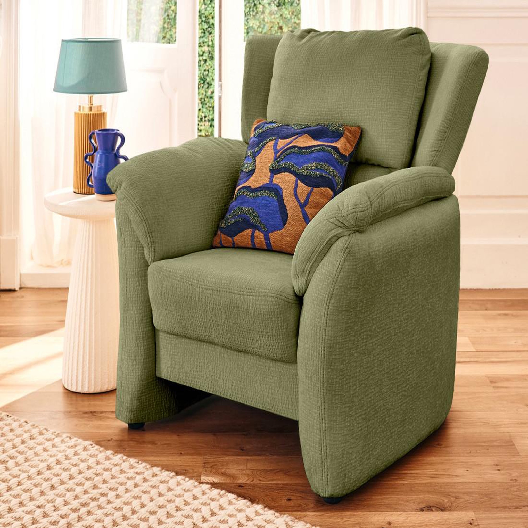 Voir la diapositive 1 : LISA DESIGN Bastille - fauteuil en tissu velours relief