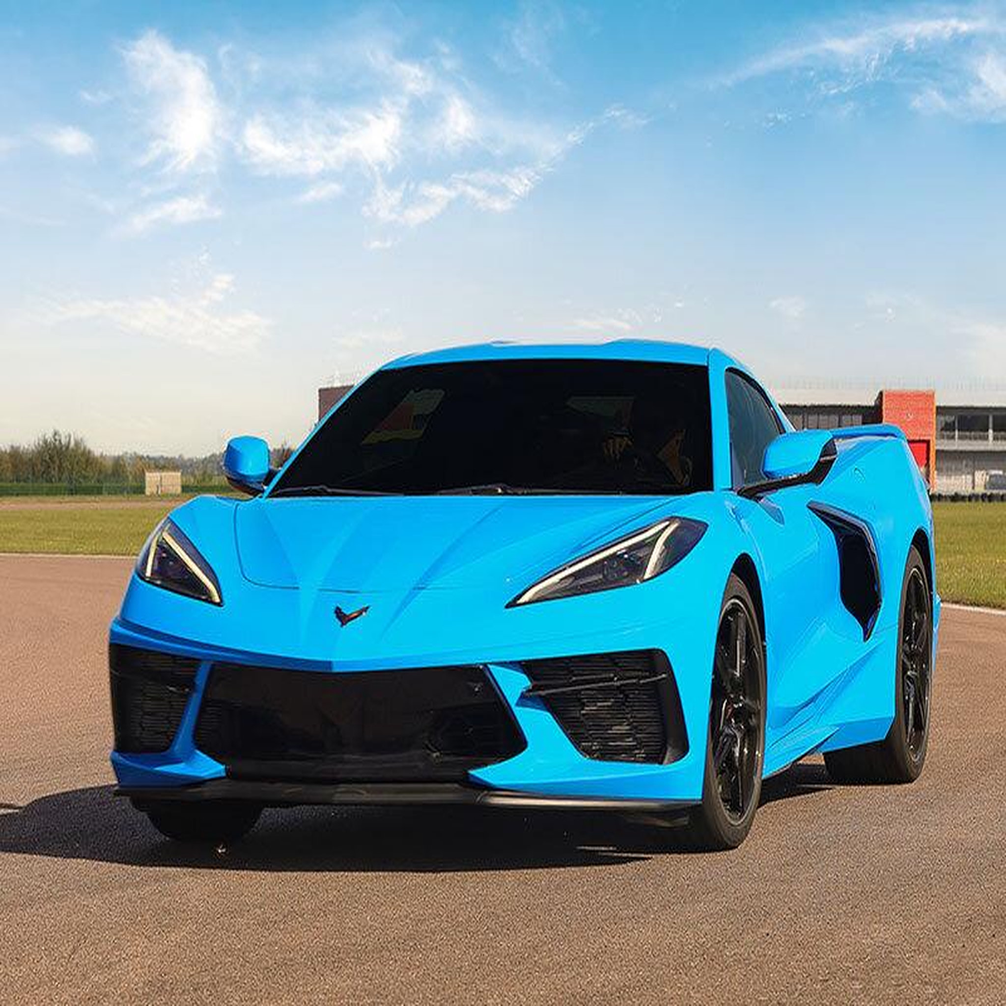 Voir la diapositive 5 : Smartbox Stage de pilotage multivolant : 2 tours en Corvette C8 et 2 tours en Ford Mustang sur le circuit de Trappes - Coffret Cadeau Sport & Aventure