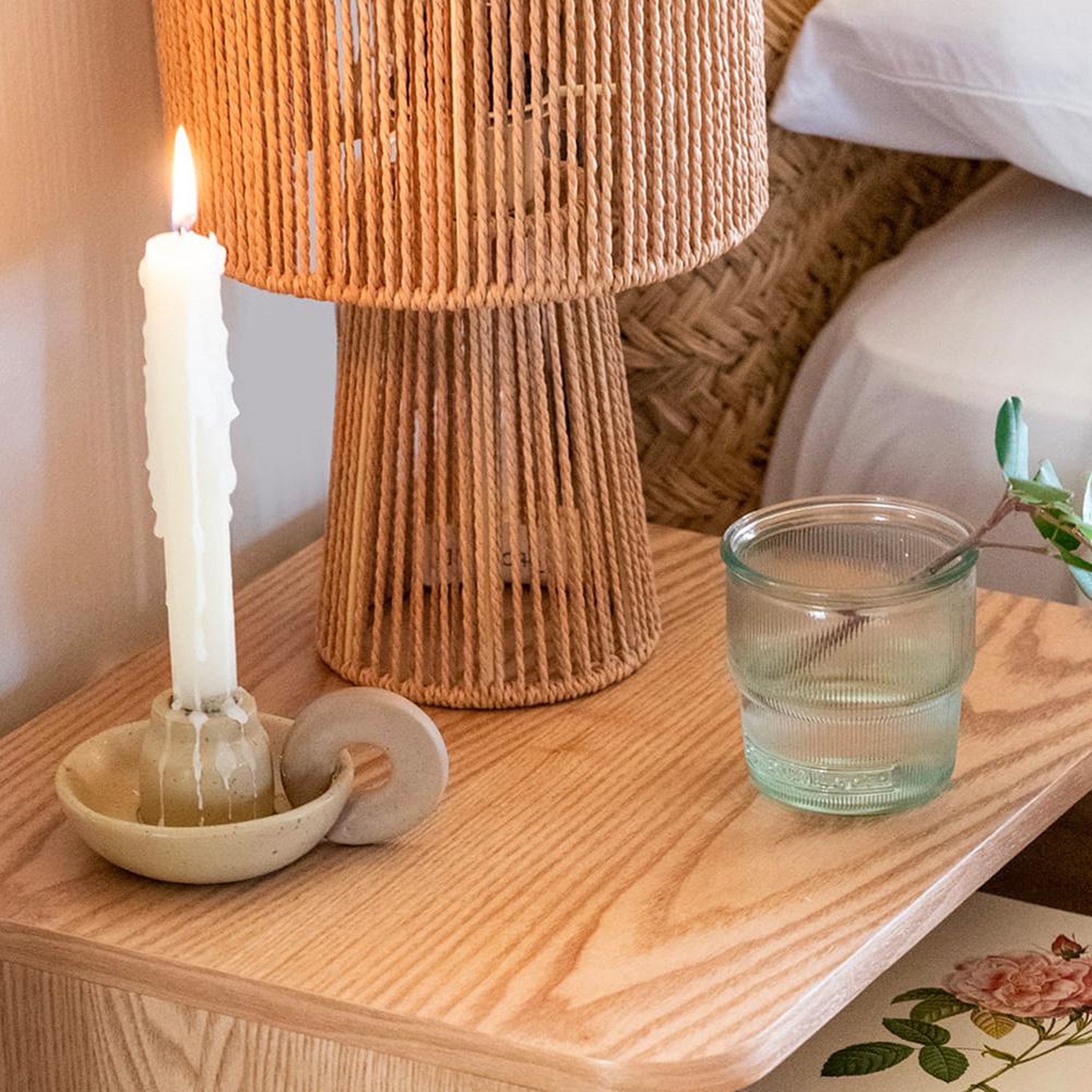 Voir la diapositive 3 : MAISON AUBERTIN Chandelier céramique beige notte