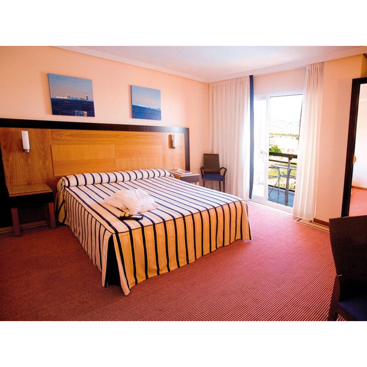 Smartbox Séjour romantique d'exception en hôtel 4* avec déjeuner, dîner et spa à Alicante - Coffret Cadeau Séjour