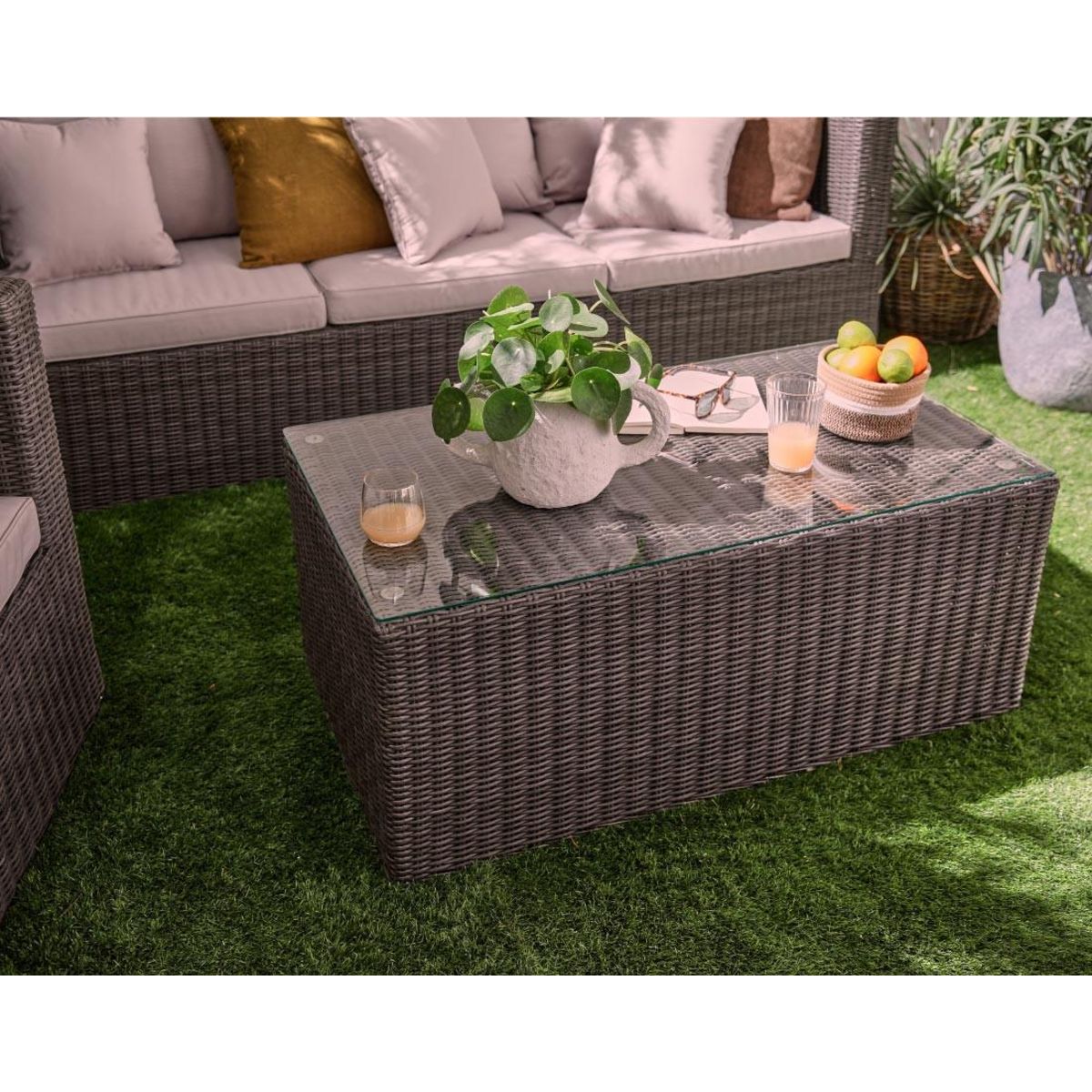 BEST MOBILIER Palavas - salon bas de jardin 5 places + table - en résine tressée - gris avec coussins beiges