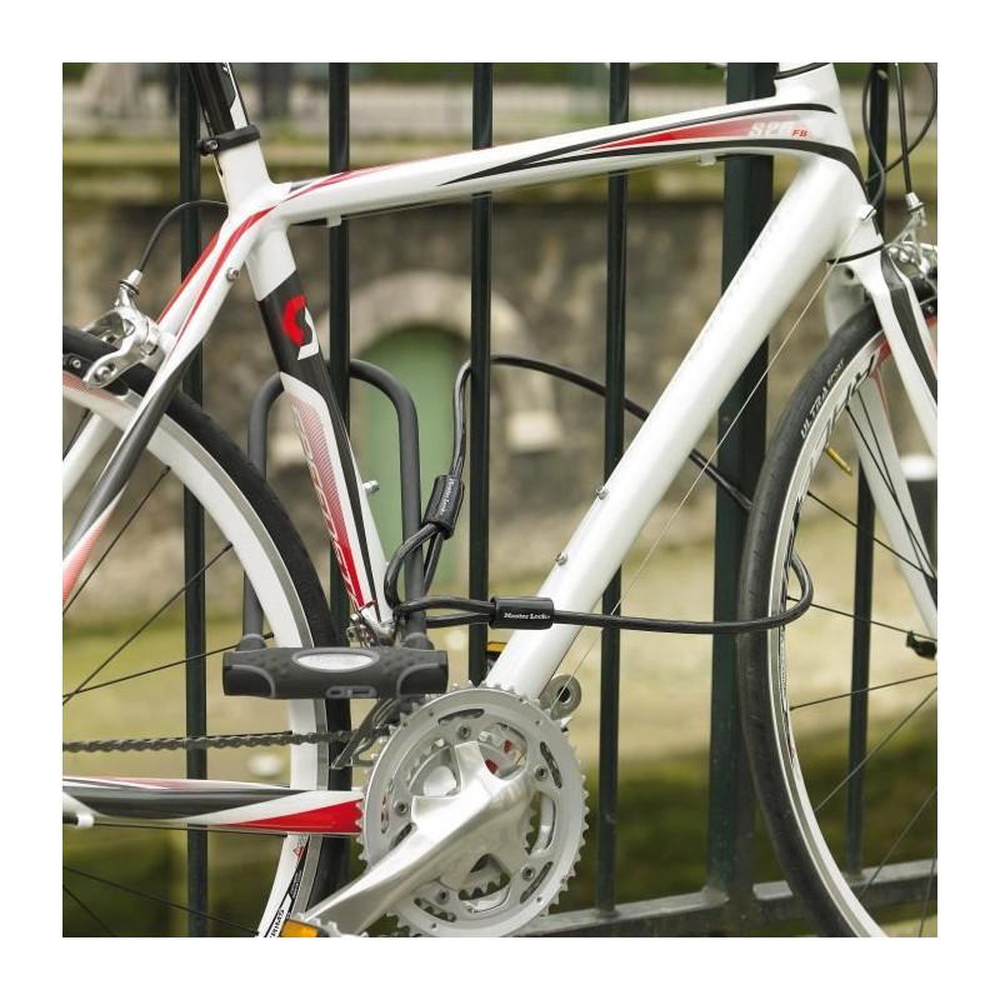 Voir la diapositive 6 : Marvel MASTER LOCK Antivol U avec Câble - A Clé - Modele XL