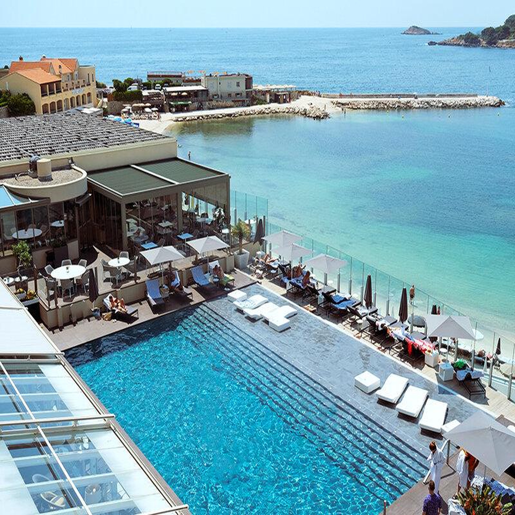 Voir la diapositive 4 : Smartbox Thalazur bandol île rousse 5* : 2 jours avec massage et accès à l'espace spa marin - coffret cadeau séjour