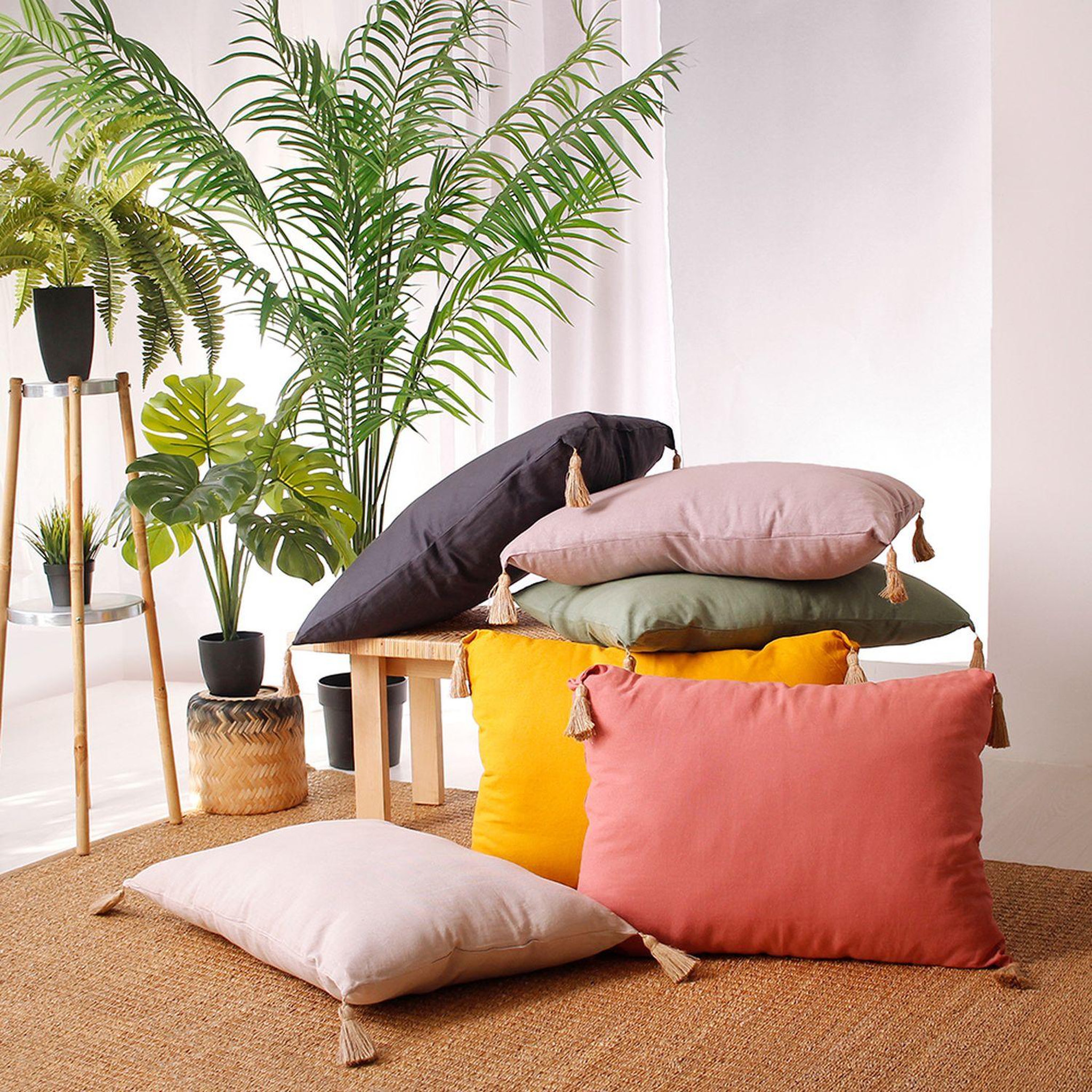 Voir la diapositive 3 : TOILINUX Coussin rectangulaire Panama avec 4 pompons en jute - 70 cm x 50 cm - Vert Argile