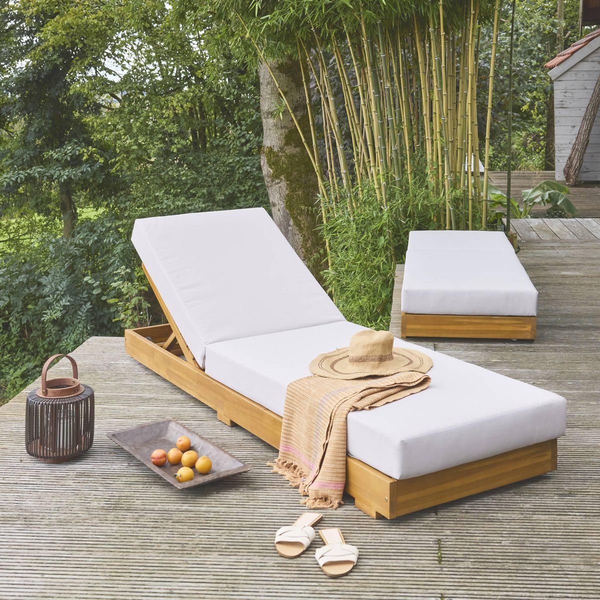 SWEEEK Lot de 2 bains de soleil beige DORINA en acacia et polyester. 3 positions. housse déhoussable. 198 x 62 x 12 cm