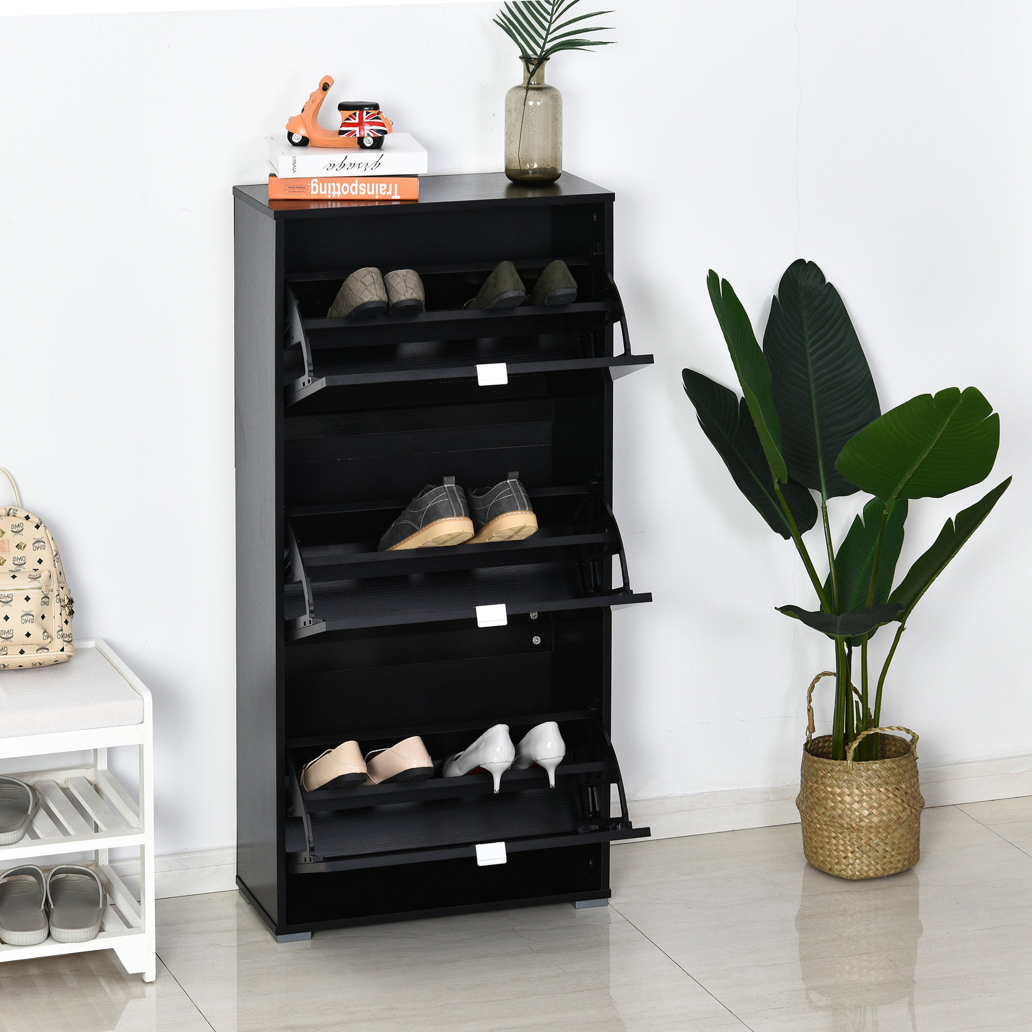 Voir la diapositive 4 : HOMCOM Meuble à chaussures 3 portes abattantes 3 compartiments MDF noir laqué