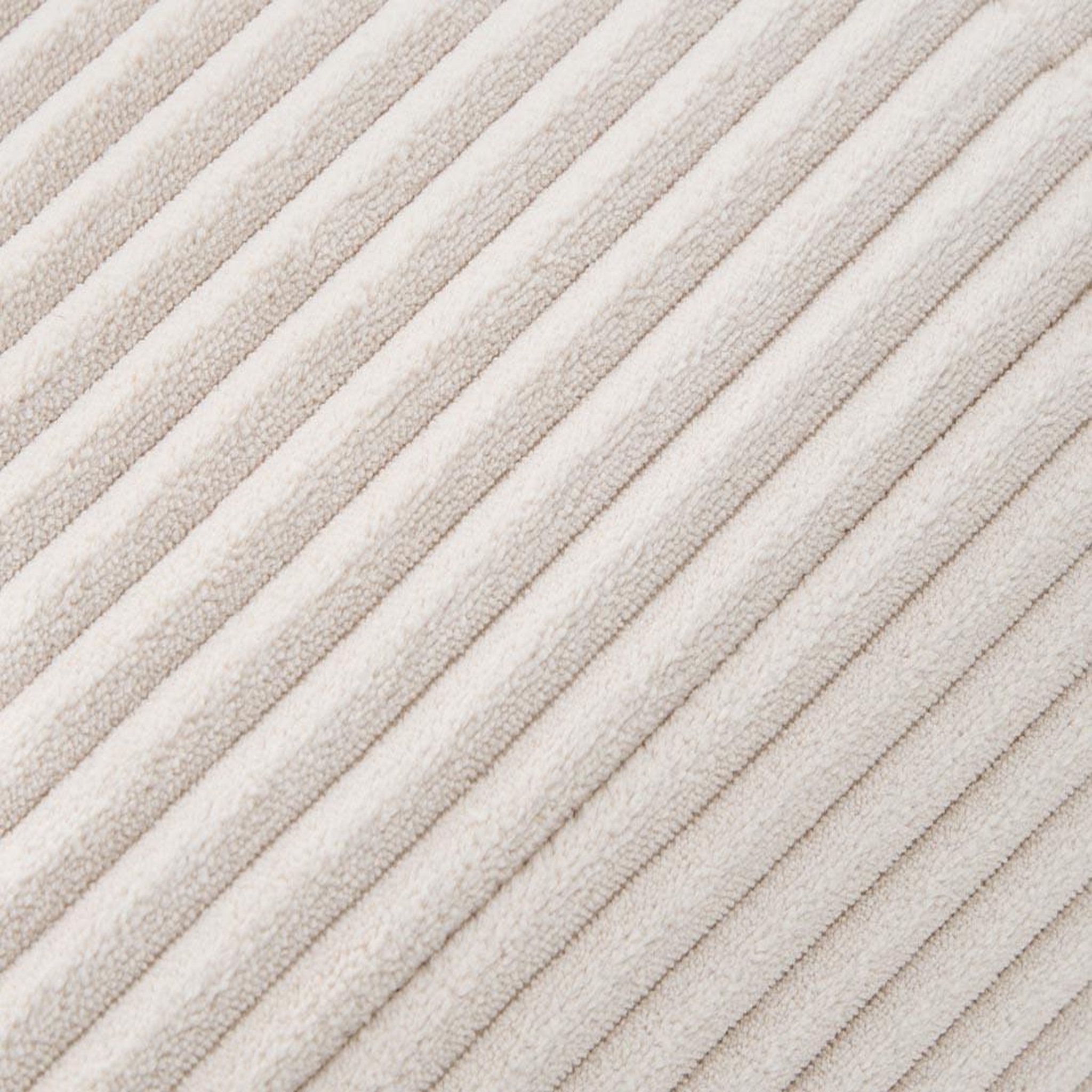 Voir la diapositive 3 : LISA DESIGN Amadora - pouf en velours côtelé
