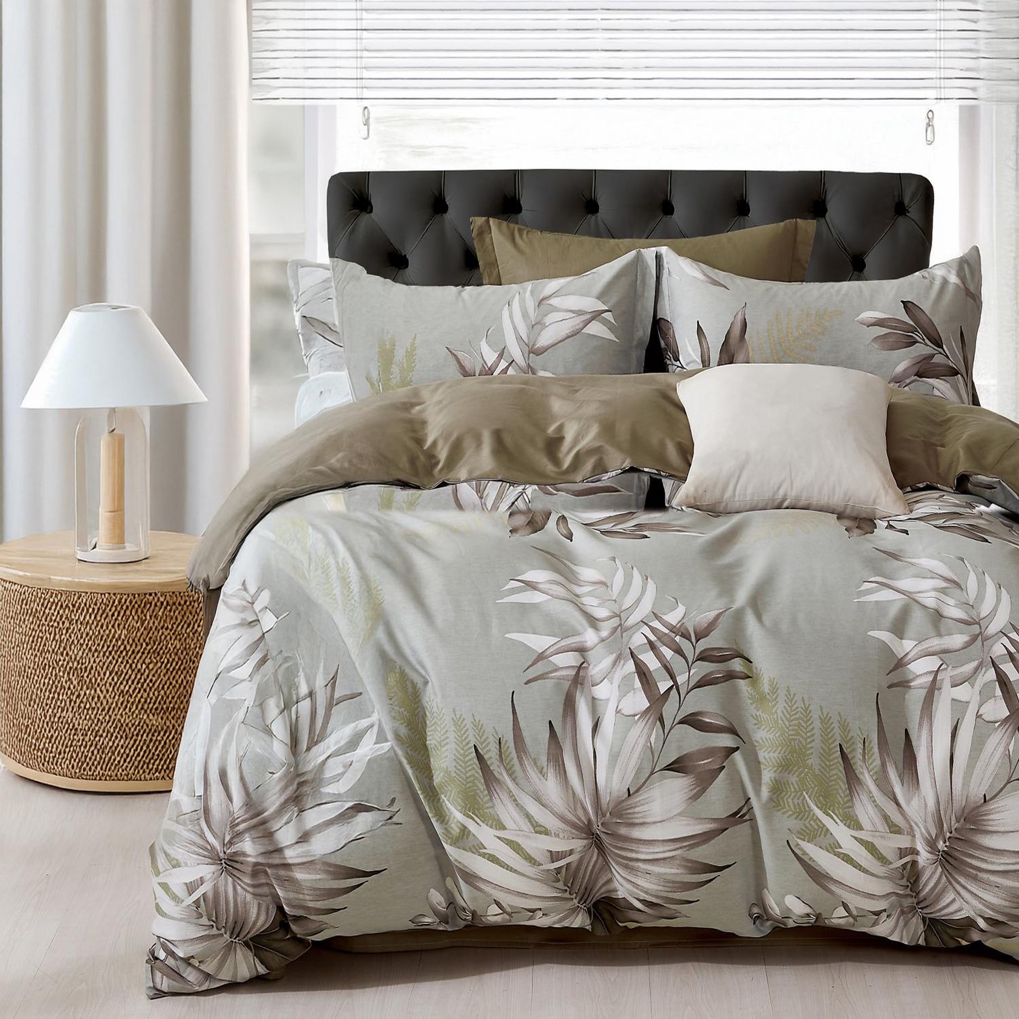 Home collection Parure housse de couette 100 % percale de coton 80 fils Edenia. Coloris disponibles : Vert