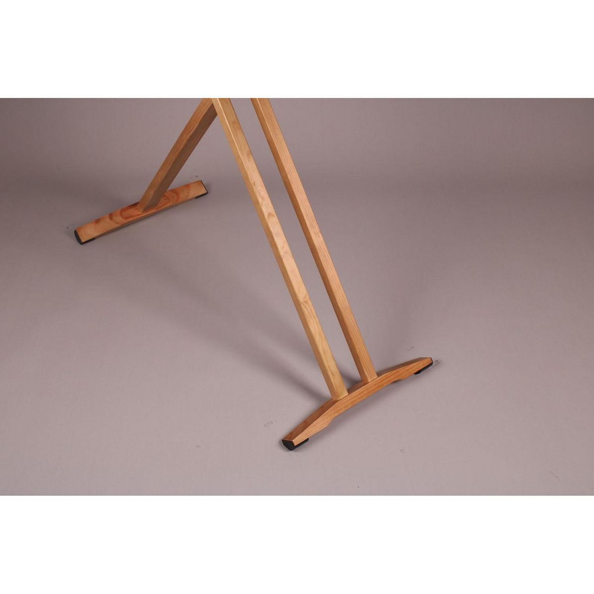 BATIMEX Table à repasser en bois NUBAR 130x47 H92cm housse 100% cotton avec repose fer et repose centrale vapeur