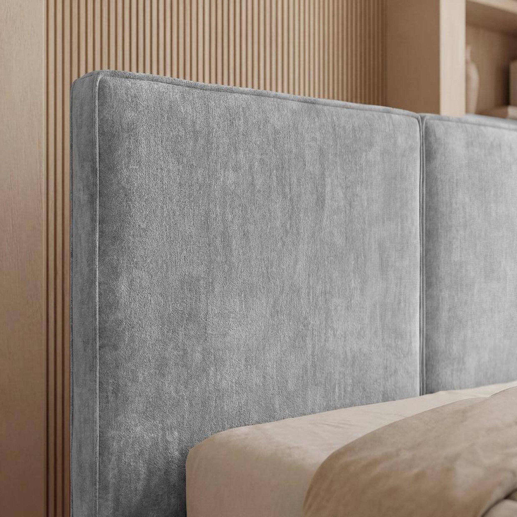 Voir la diapositive 4 : CASANOVA PARIS Celia - lit coffre tissu velours gris clair