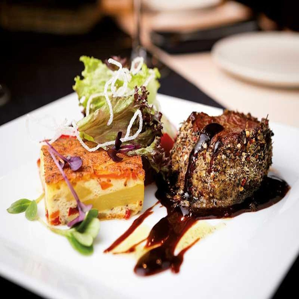 Smartbox Restaurant Gault & Millau à Paris: dîner gastronomique 3 plats et coupe de champagne pour 2 à Le Mesturet - Coffret Cadeau Gastronomie