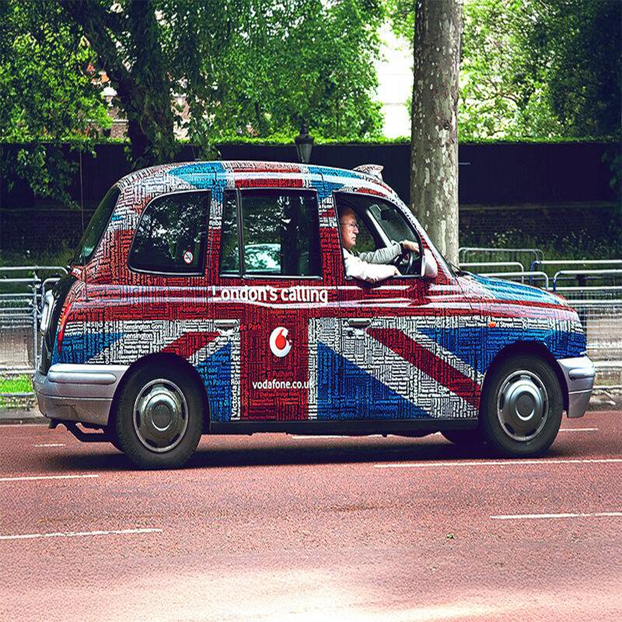 Voir la diapositive 2 : Smartbox City trip à londres : 6 jours en hôtel 3* avec visites des lieux incontournables - coffret cadeau séjour