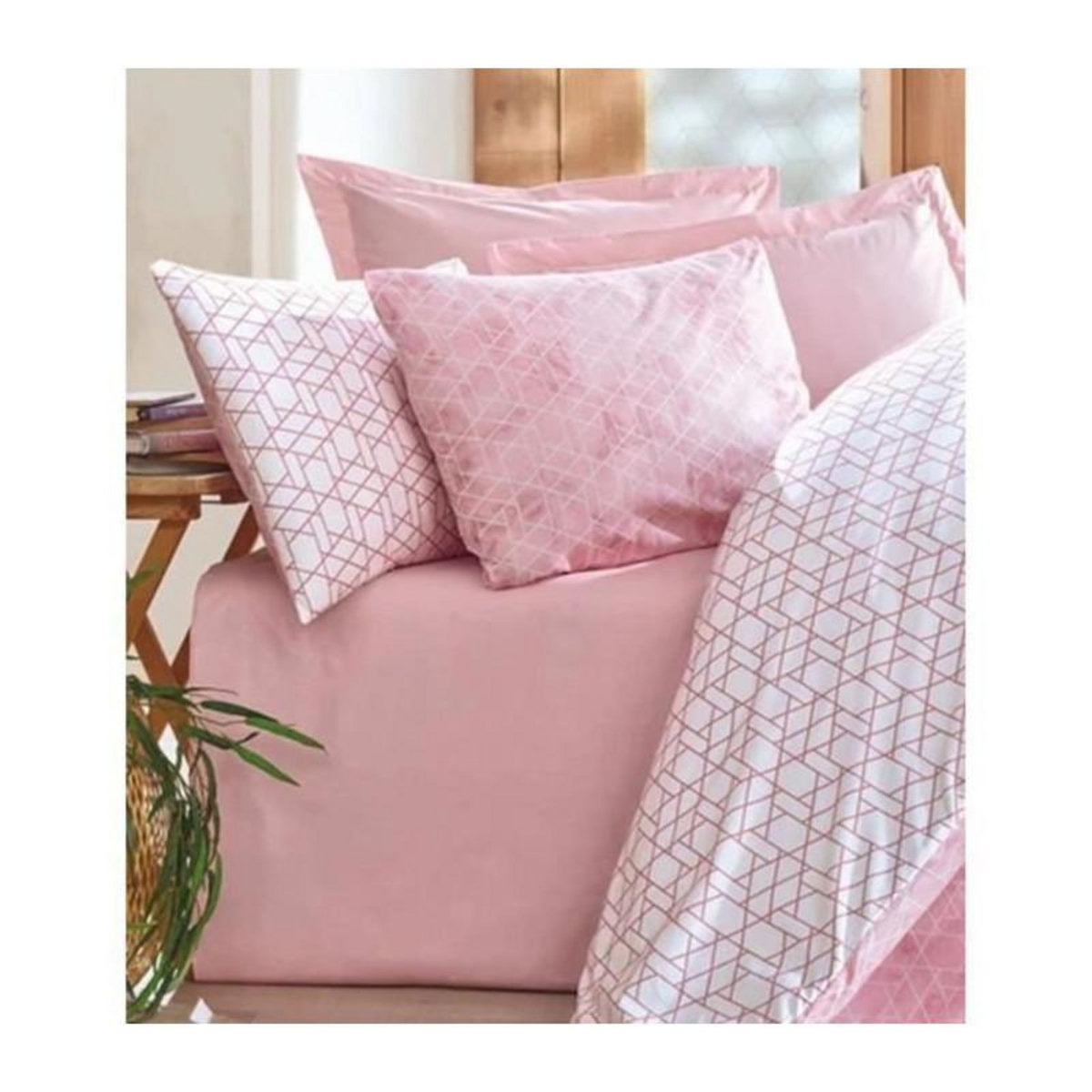 GENERIQUE Parure de lit - 129CTN62617 - 1 housse de couette 220 x 240 cm + 2 taies d'oreiller 60 x 60 cm - 100% coton ranforcé - Rose