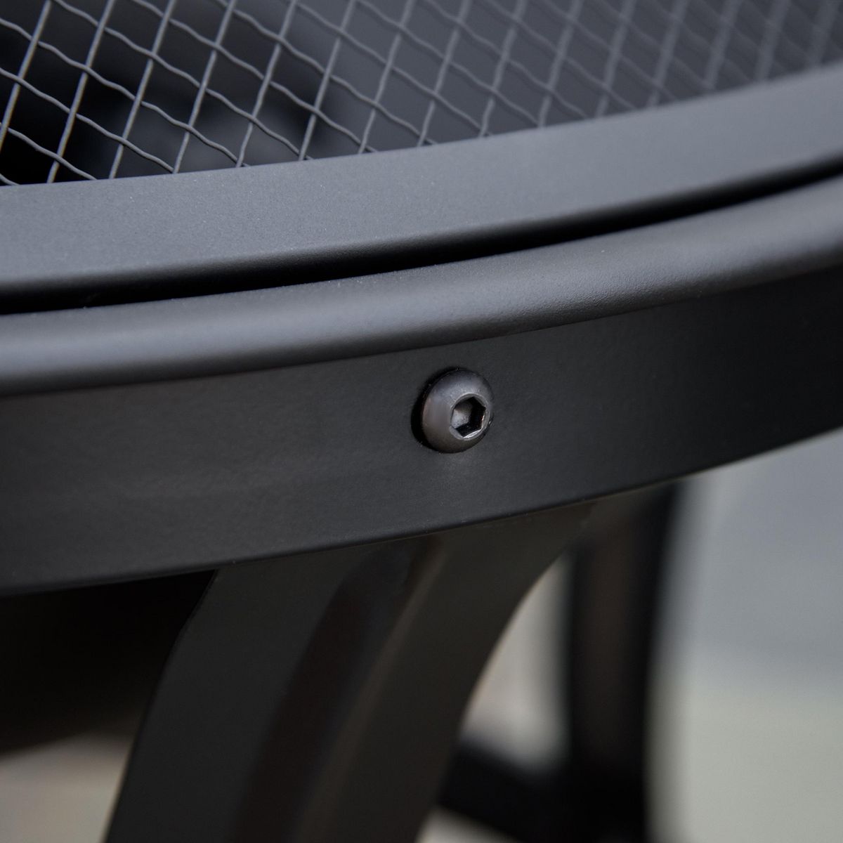 OUTSUNNY Brasero boule de feu cheminée foyer extérieur Ø 55 x 50H cm grille à charbon couvercle tisonnier acier noir