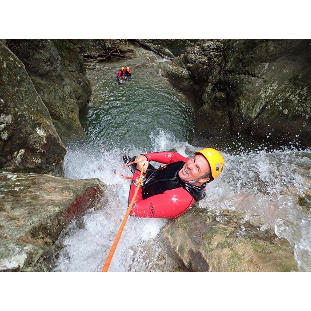 Smartbox Session de canyoning de 3h30 pour 3 personnes près de Grenoble - Coffret Cadeau Sport & Aventure