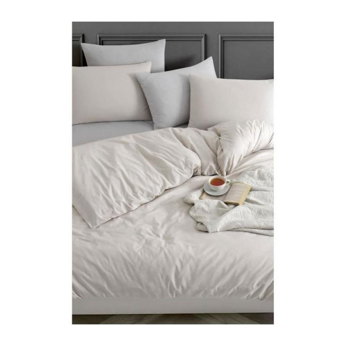 GENERIQUE Parure de lit - 1 housse de couette 220 x 240 cm + 2 taies d'oreiller 60 x 60 cm - 70% coton, 30% polyester - Beige