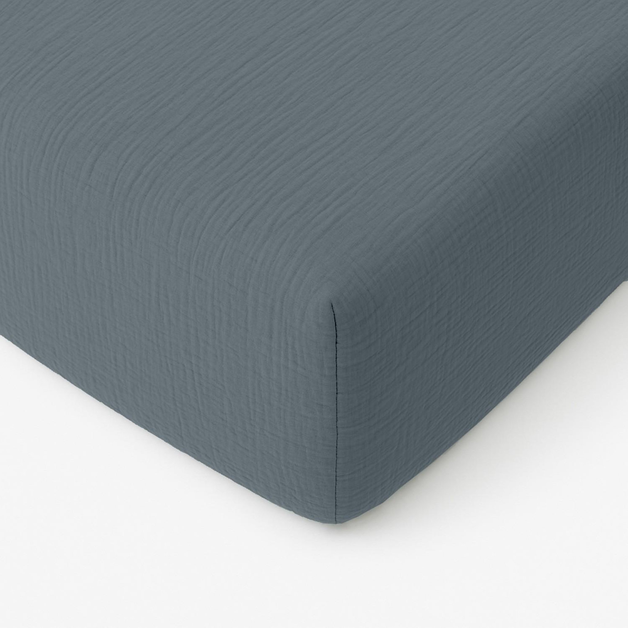 BATON ROUGE Drap housse 100%gaze de coton lavé bleu pétrole. Coloris disponibles : Bleu
