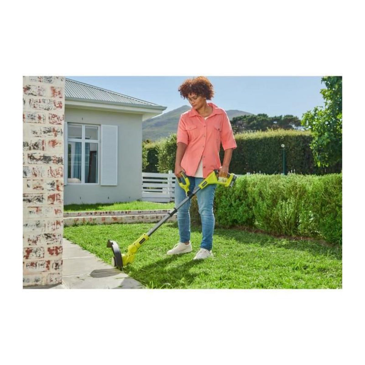 Ryobi Coupe bordures - dresse bordures RYOBI 18V One+ - 1 batterie LithiumPlus 2.5Ah - 1 chargeur rapide