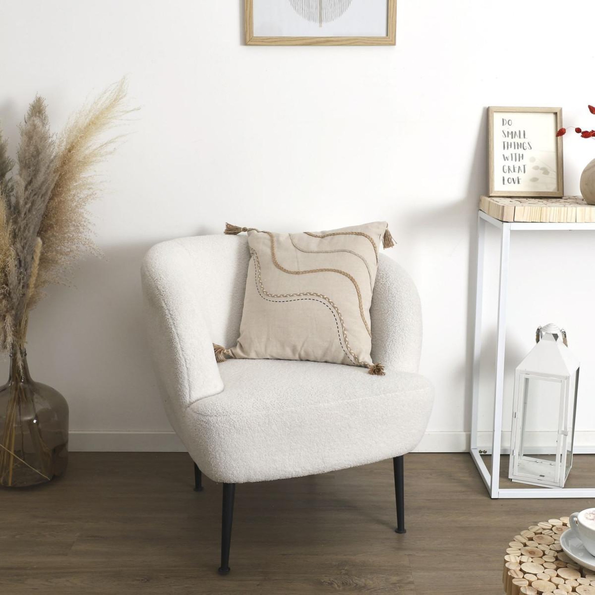 Voir la diapositive 5 : The Home Deco Factory Coussin à pompons  natural crush  40x40cm beige