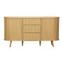 Voir la diapositive 5 : SWEEEK Buffet scandinave ovale 2 portes coulissantes. 4 compartiments. 3 tiroirs. effet bois rainuré. teinte naturelle. L 150 x P 40 x H 79cm