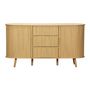 Voir la diapositive 5 : SWEEEK Buffet scandinave ovale 2 portes coulissantes. 4 compartiments. 3 tiroirs. effet bois rainuré. teinte naturelle. L 150 x P 40 x H 79cm
