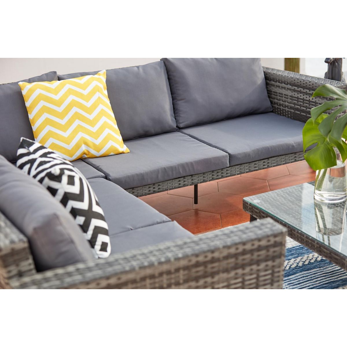 CONCEPT USINE Salon de jardin bas 5 places en résine tressée gris TEFARI