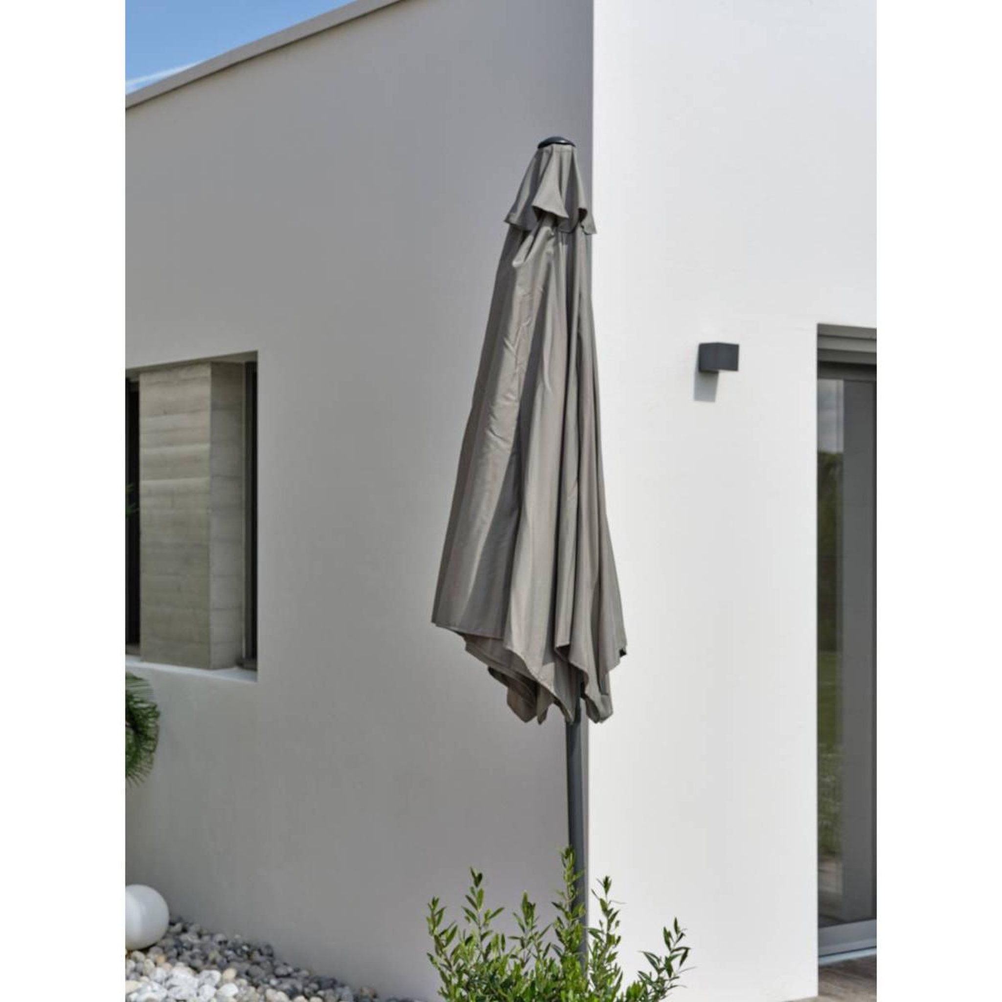 Voir la diapositive 5 : DCB GARDEN Parasol Inclinable à Manivelle  Marbella  270cm Kaki